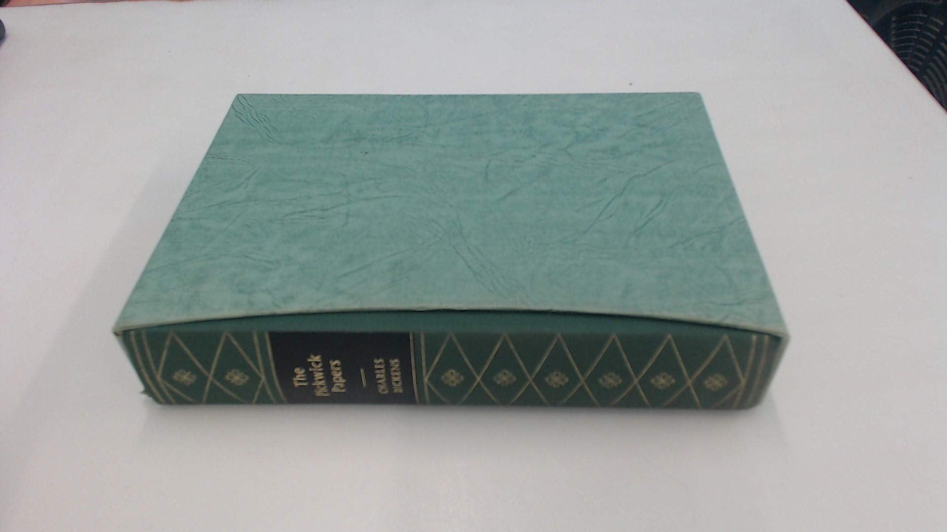 Les Aventures de M. Pickwick (Contes gais de tous les temps) book