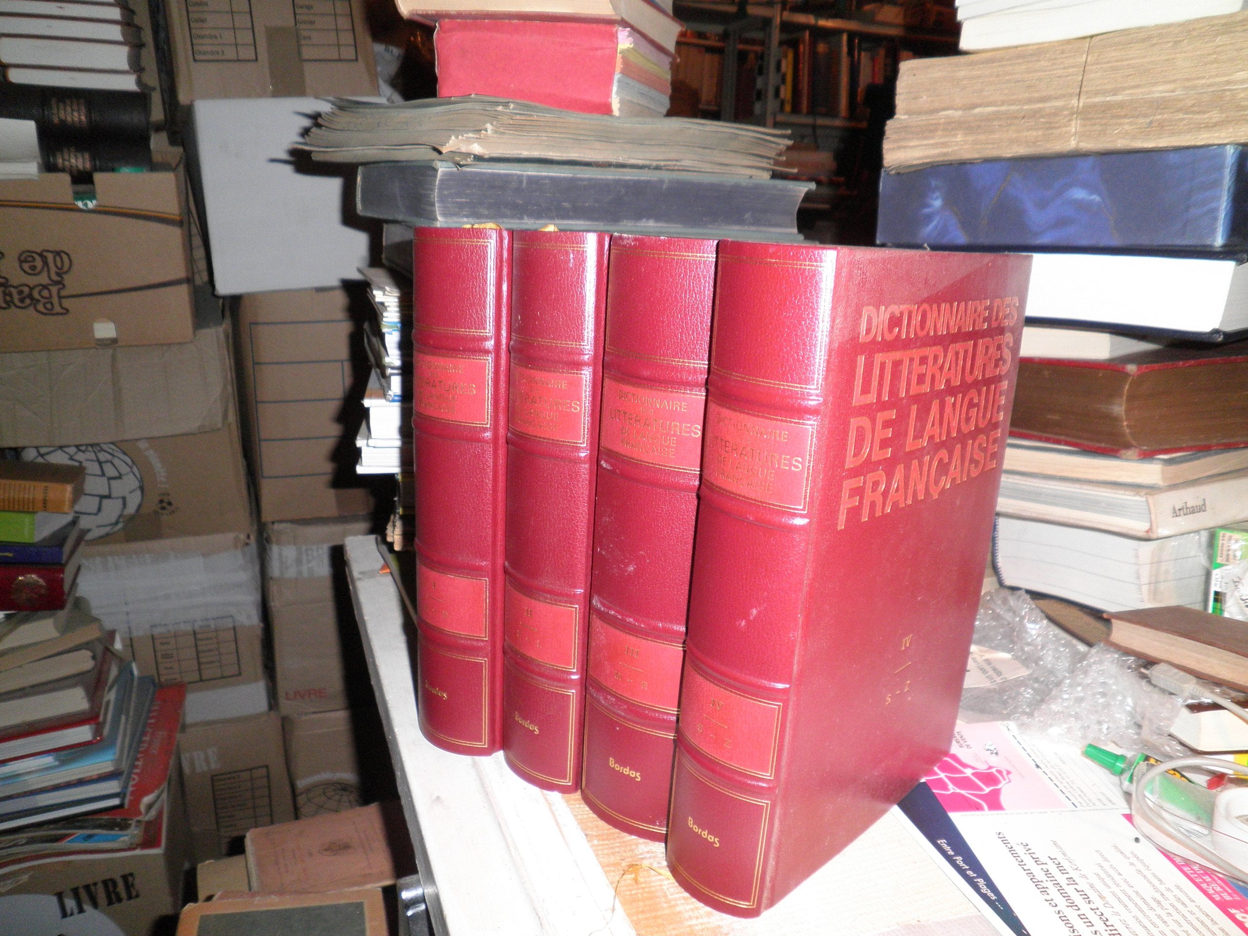 Dictionnaire des littératures de langue française. Auteurs Books