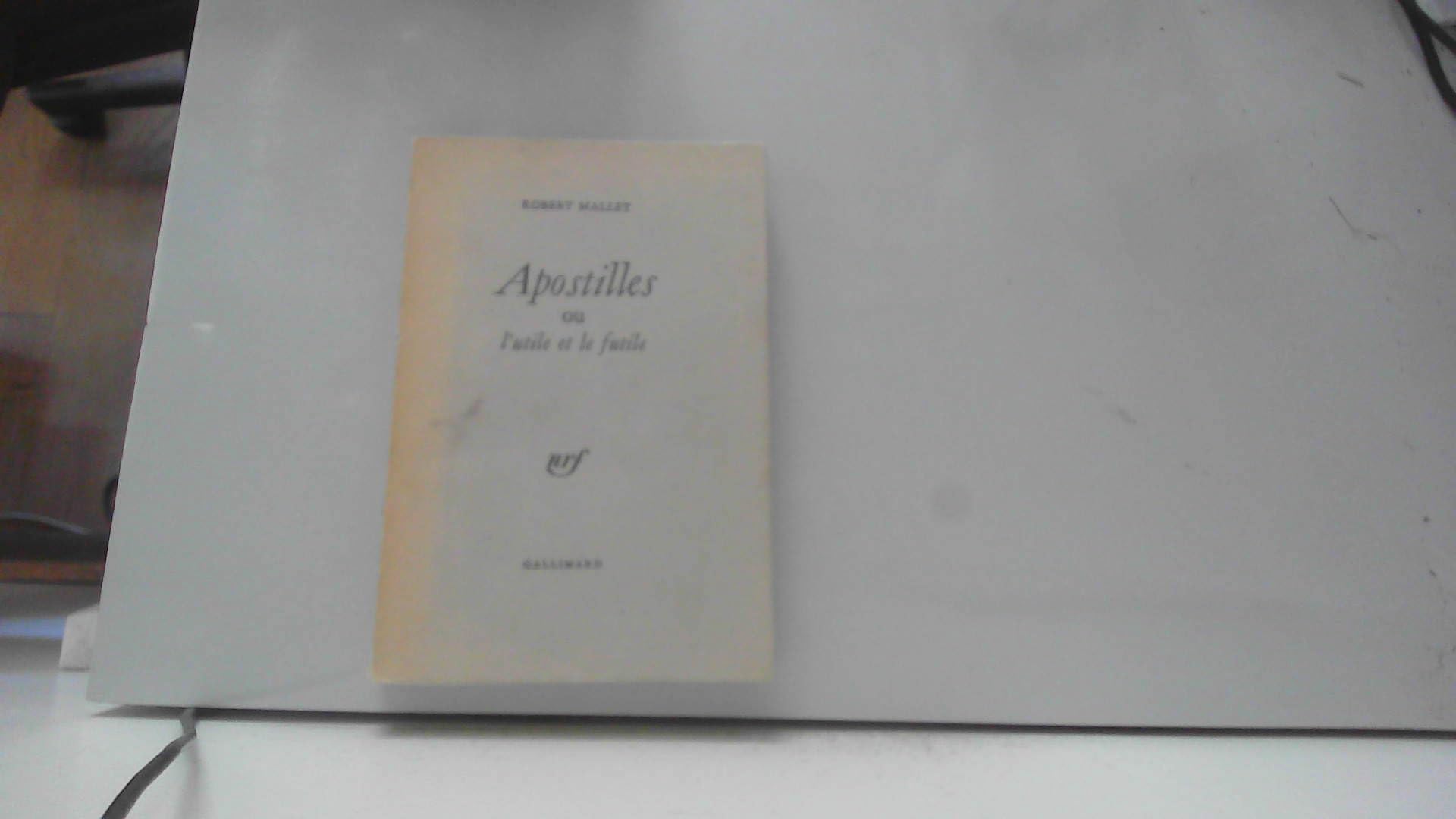 Apostilles ou l'utile et le futile book