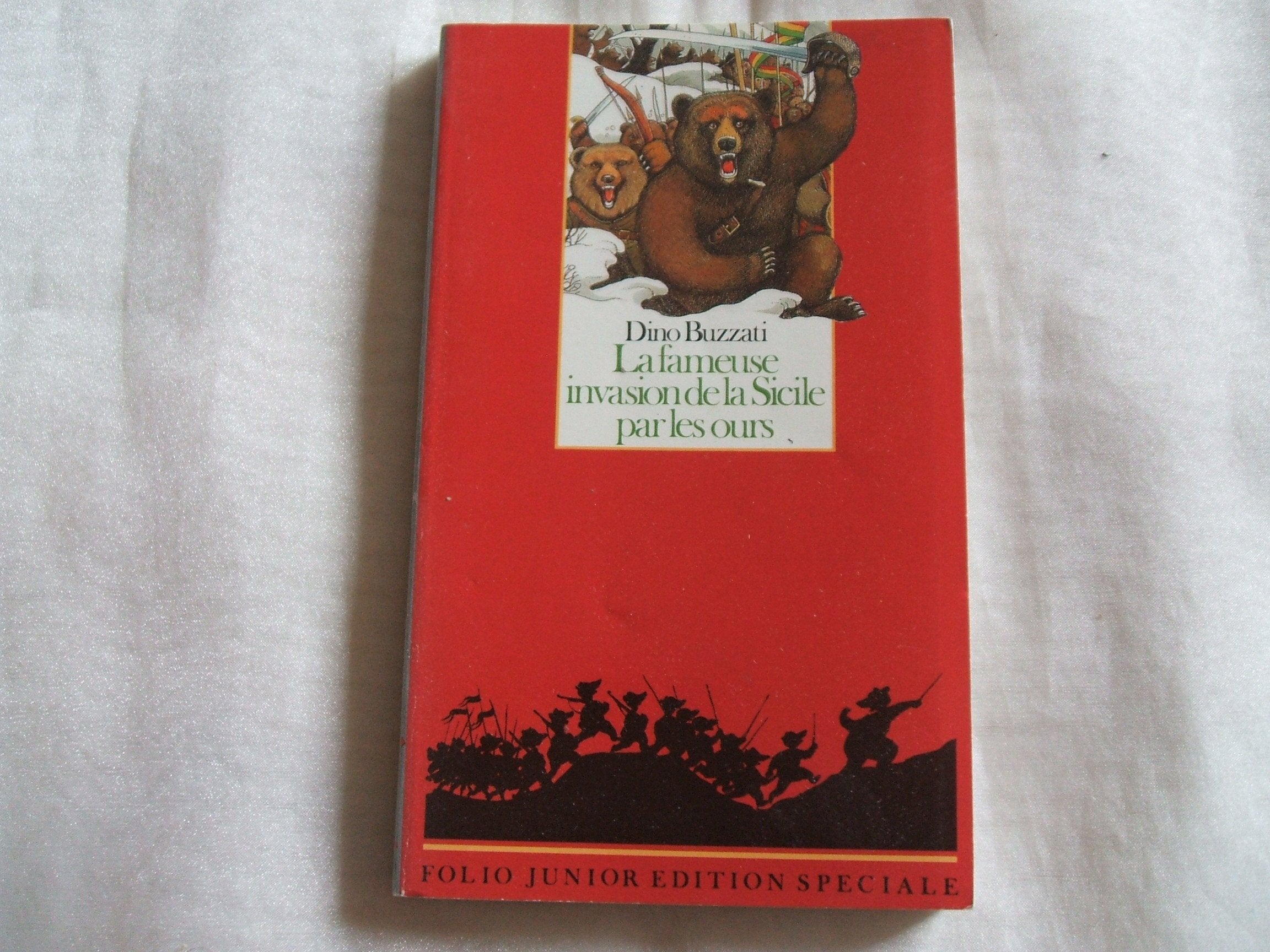 La Fameuse invasion de la Sicile par les ours Books