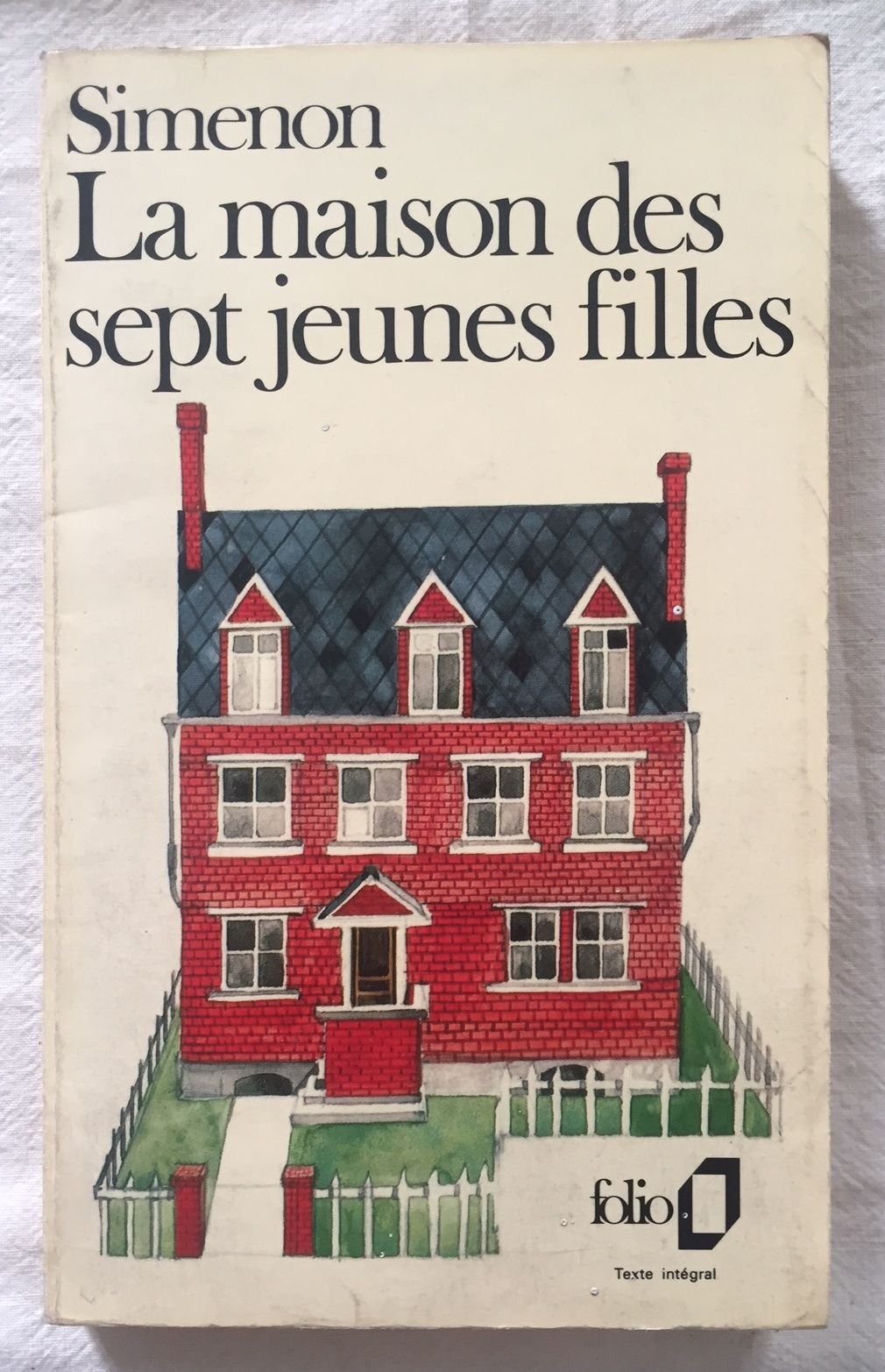 La Maison des sept jeunes filles book