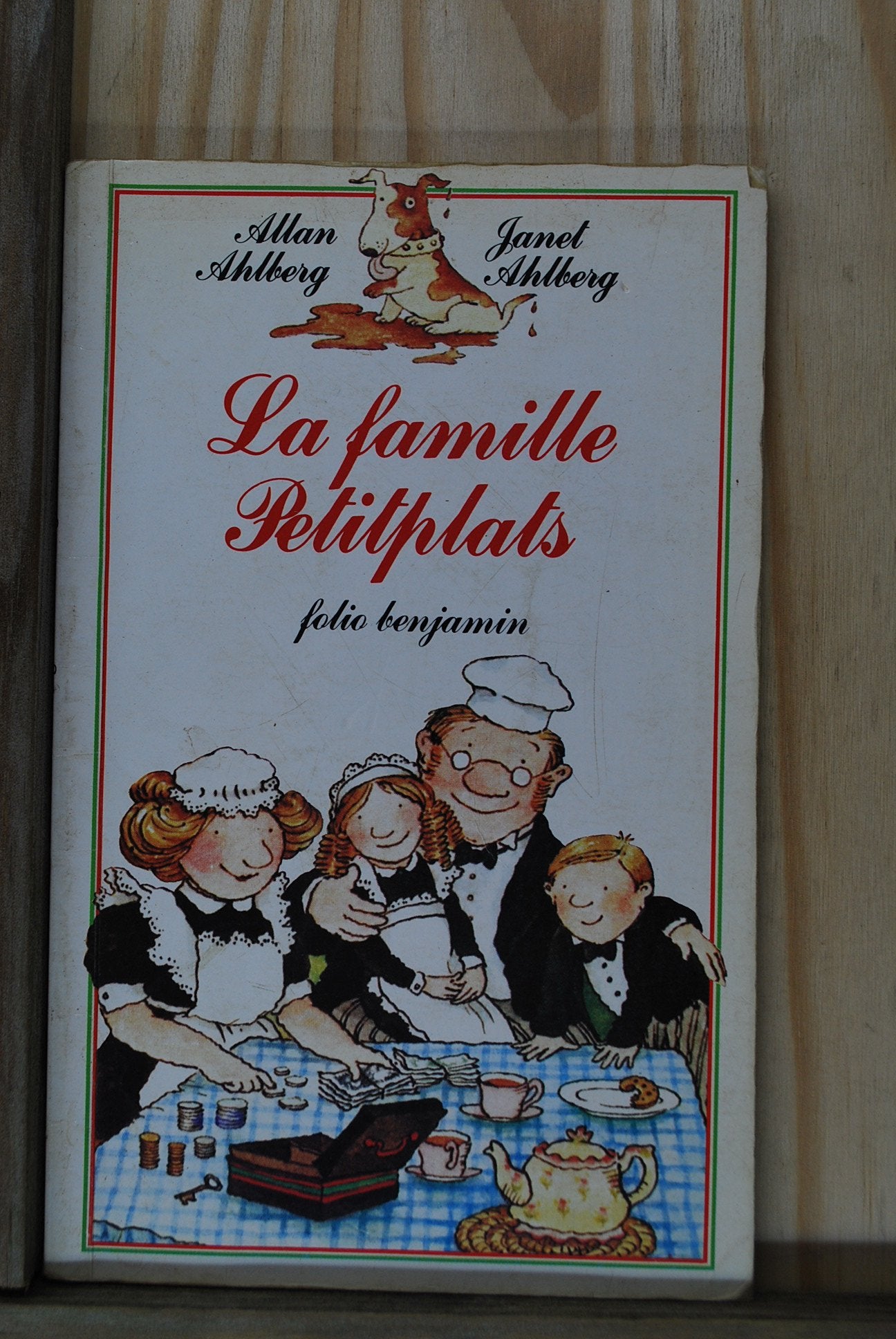 La Famille Petitplats book