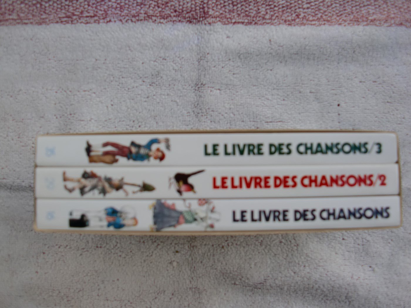 Chansons de France et d'ailleurs: Coffret 3 volumes book