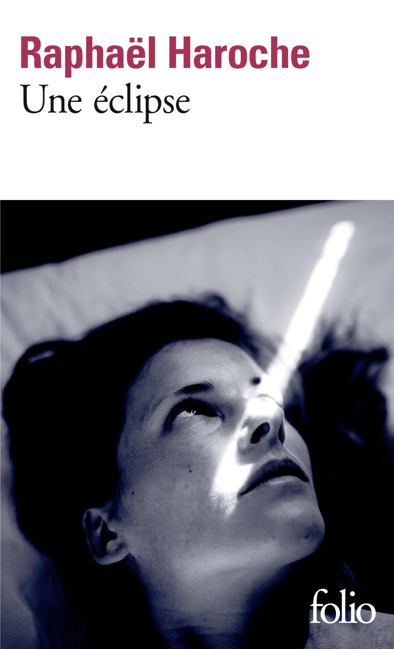 Une éclipse Essays & Short Stories