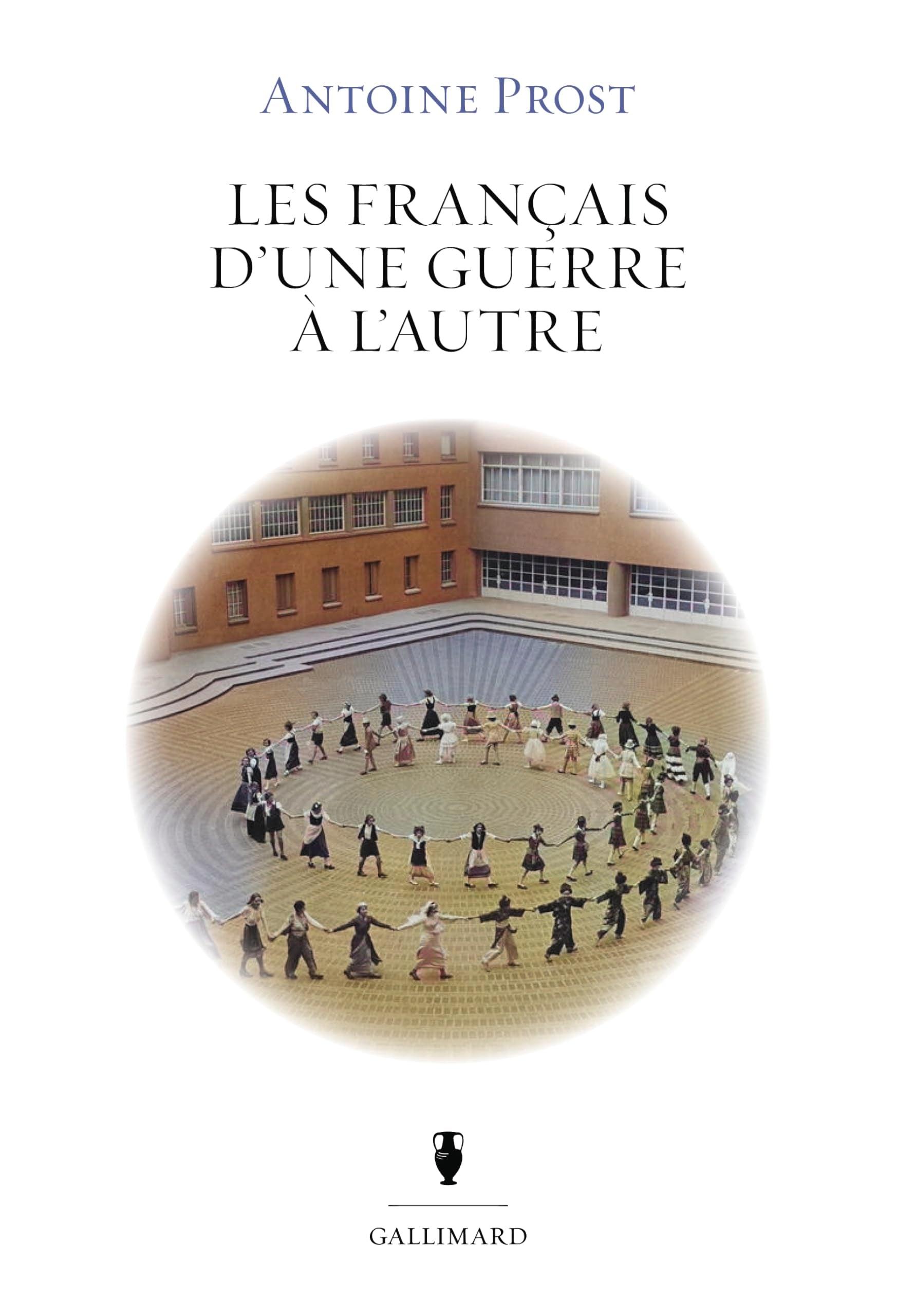 Les Français d'une guerre à l'autre book