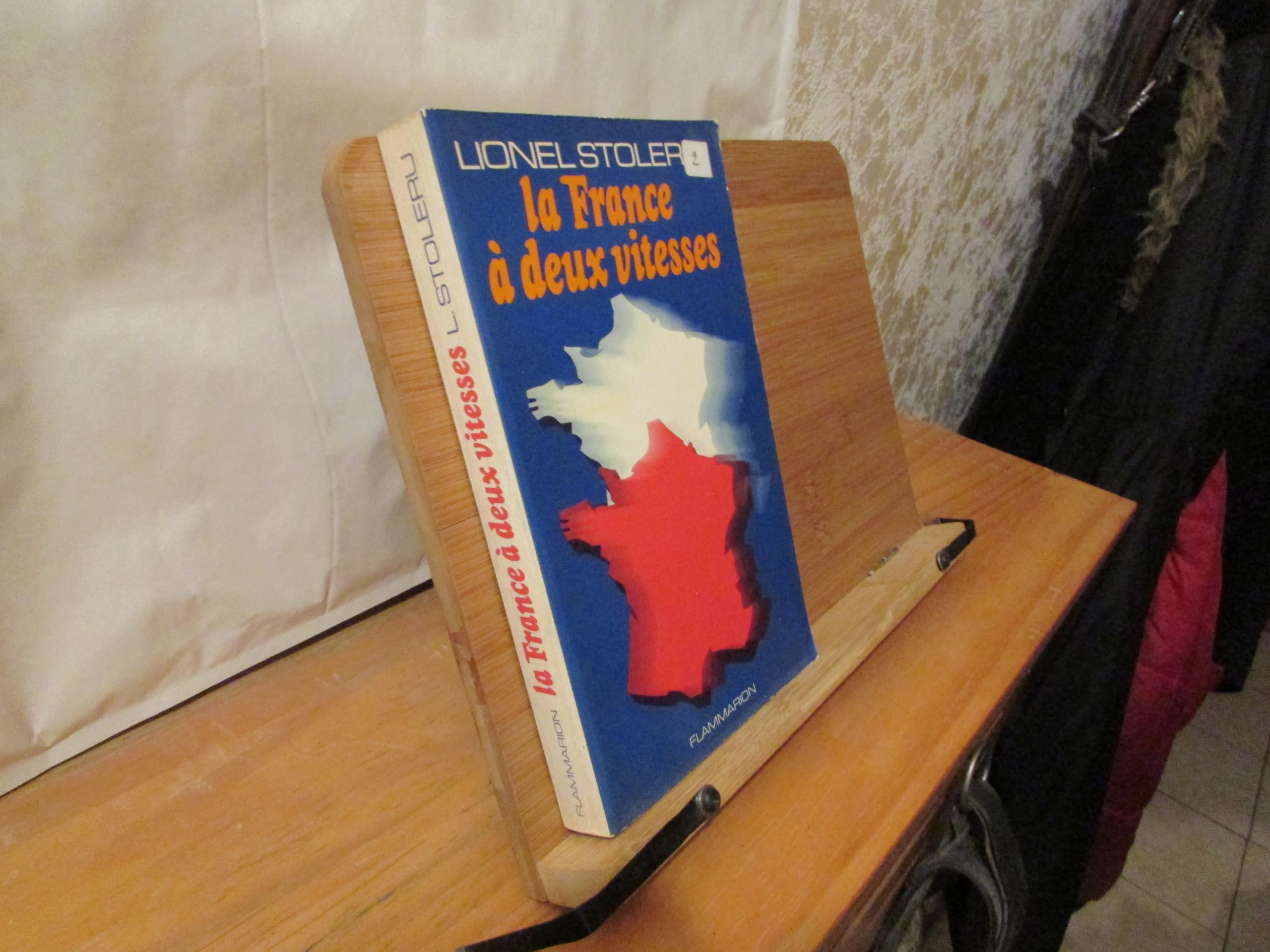 La France à deux vitesses book