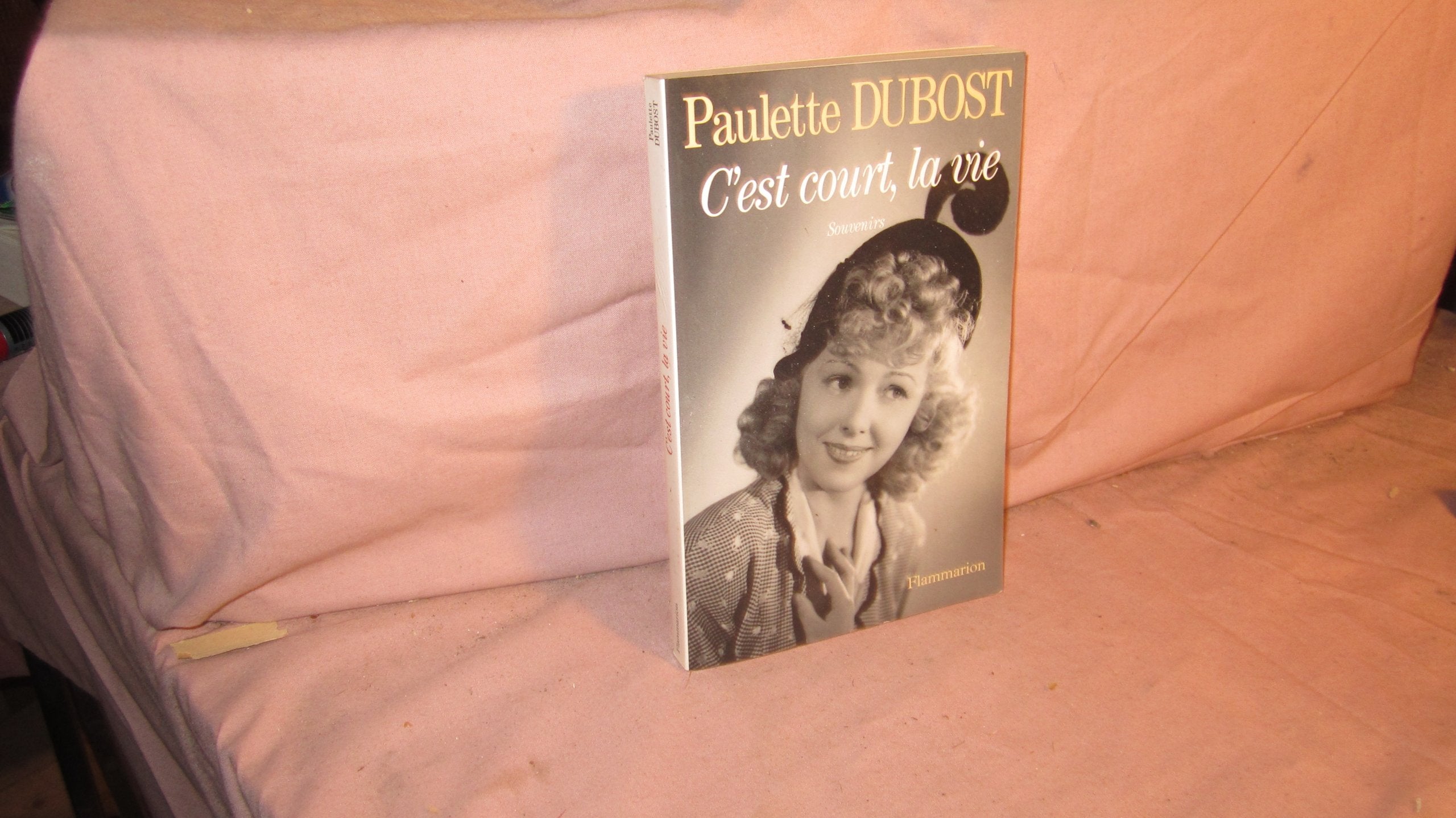 C'est court, la vie souvenirs book