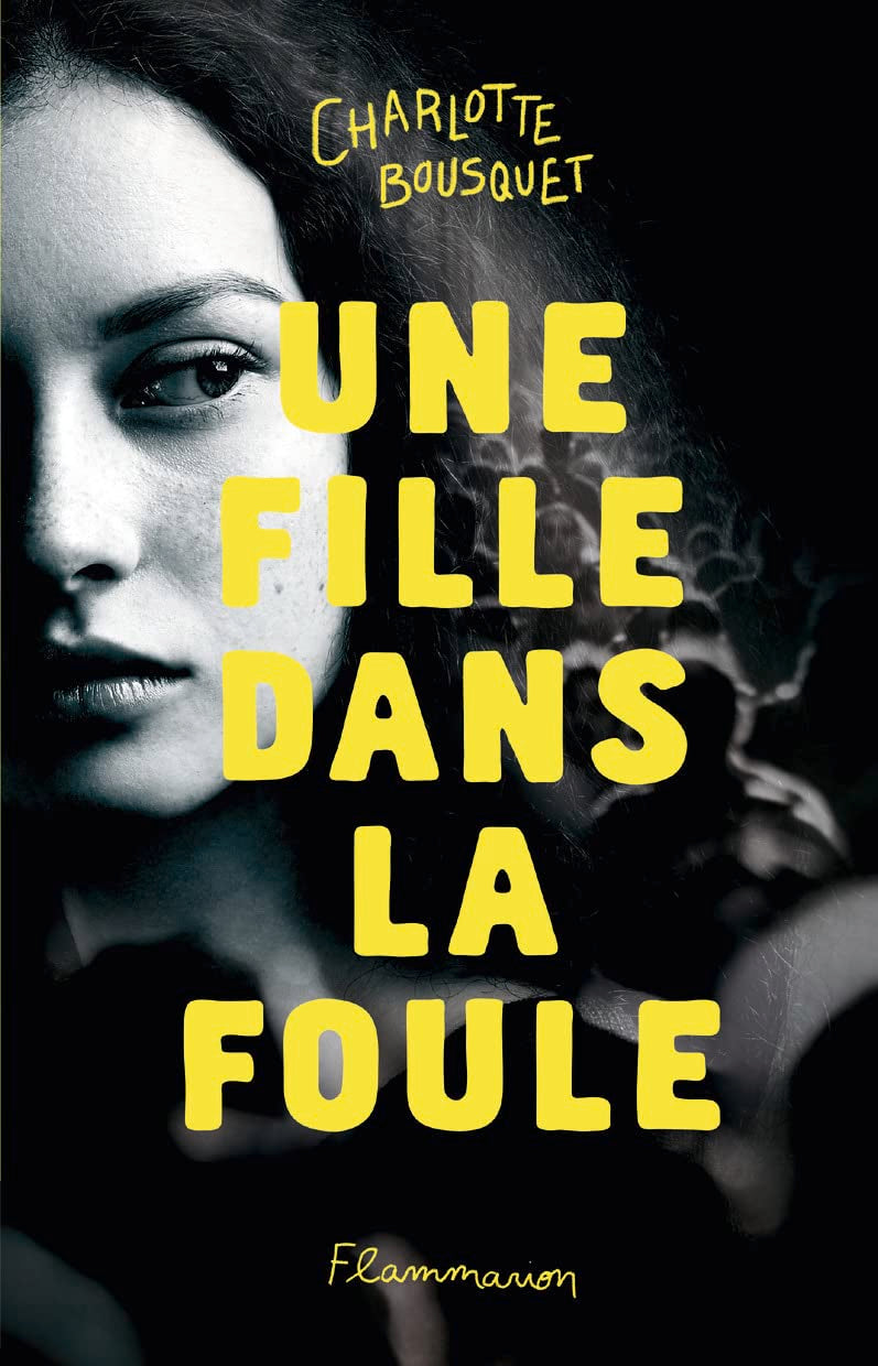 Une fille dans la foule book