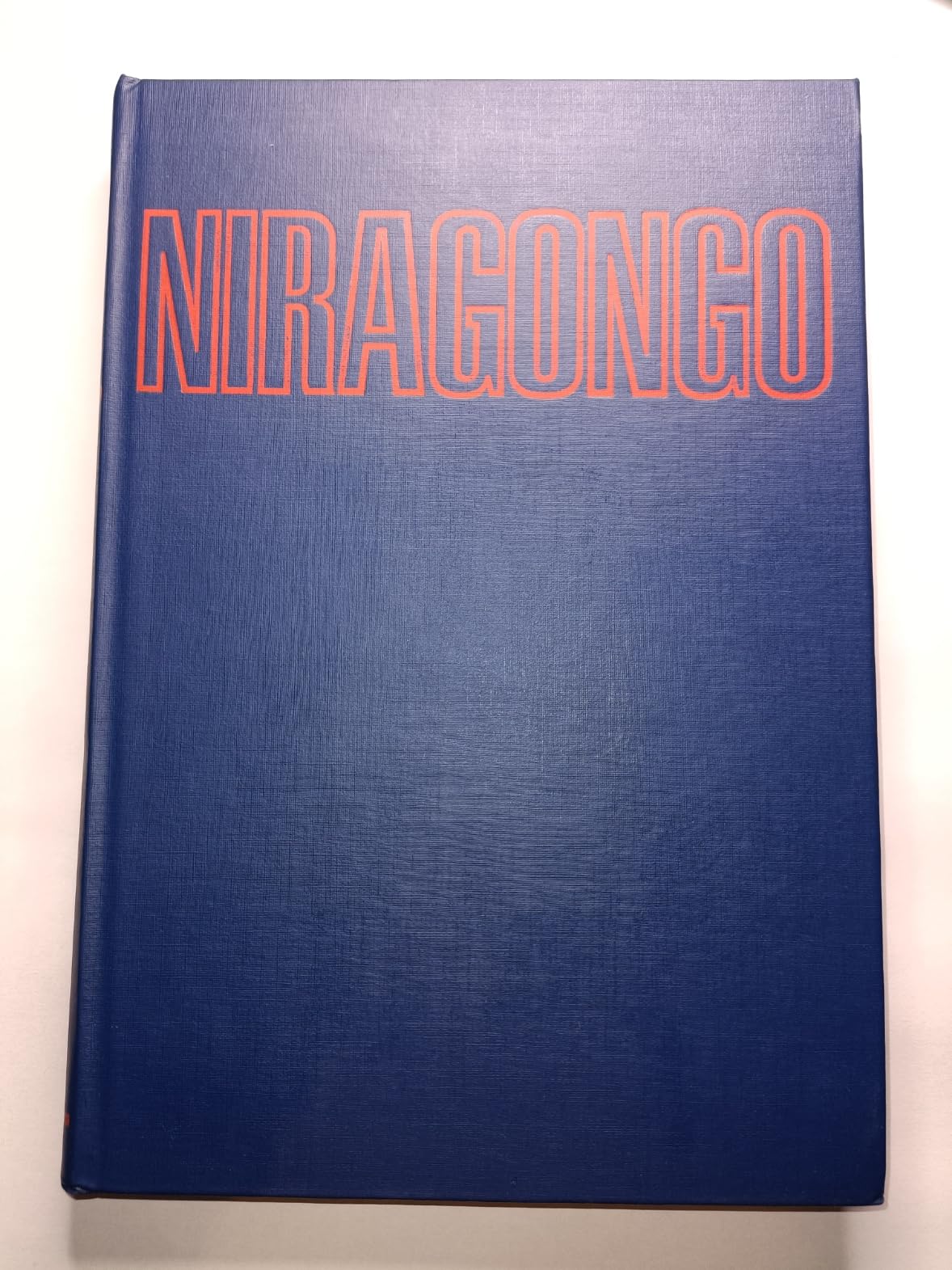 Niragongo ou le volcan interdit: - ILLUSTRATIONS Books