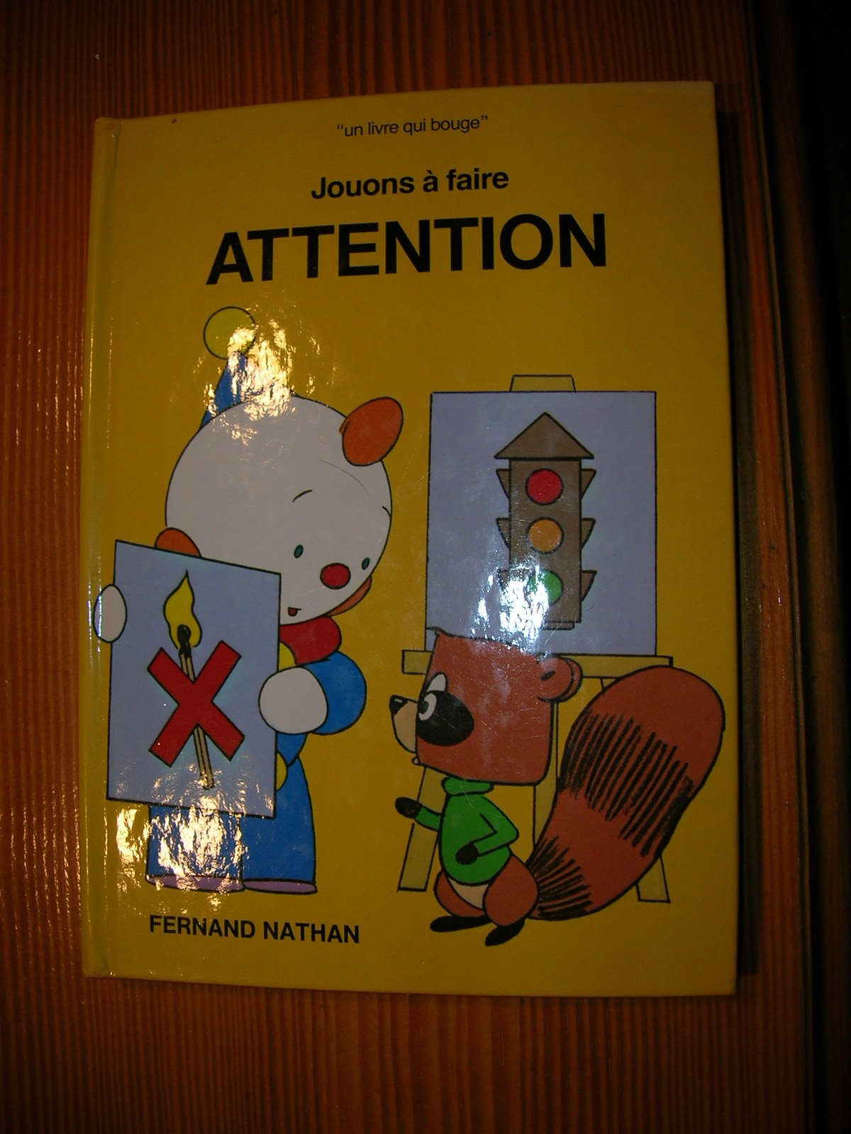 Jouons à faire attention Books