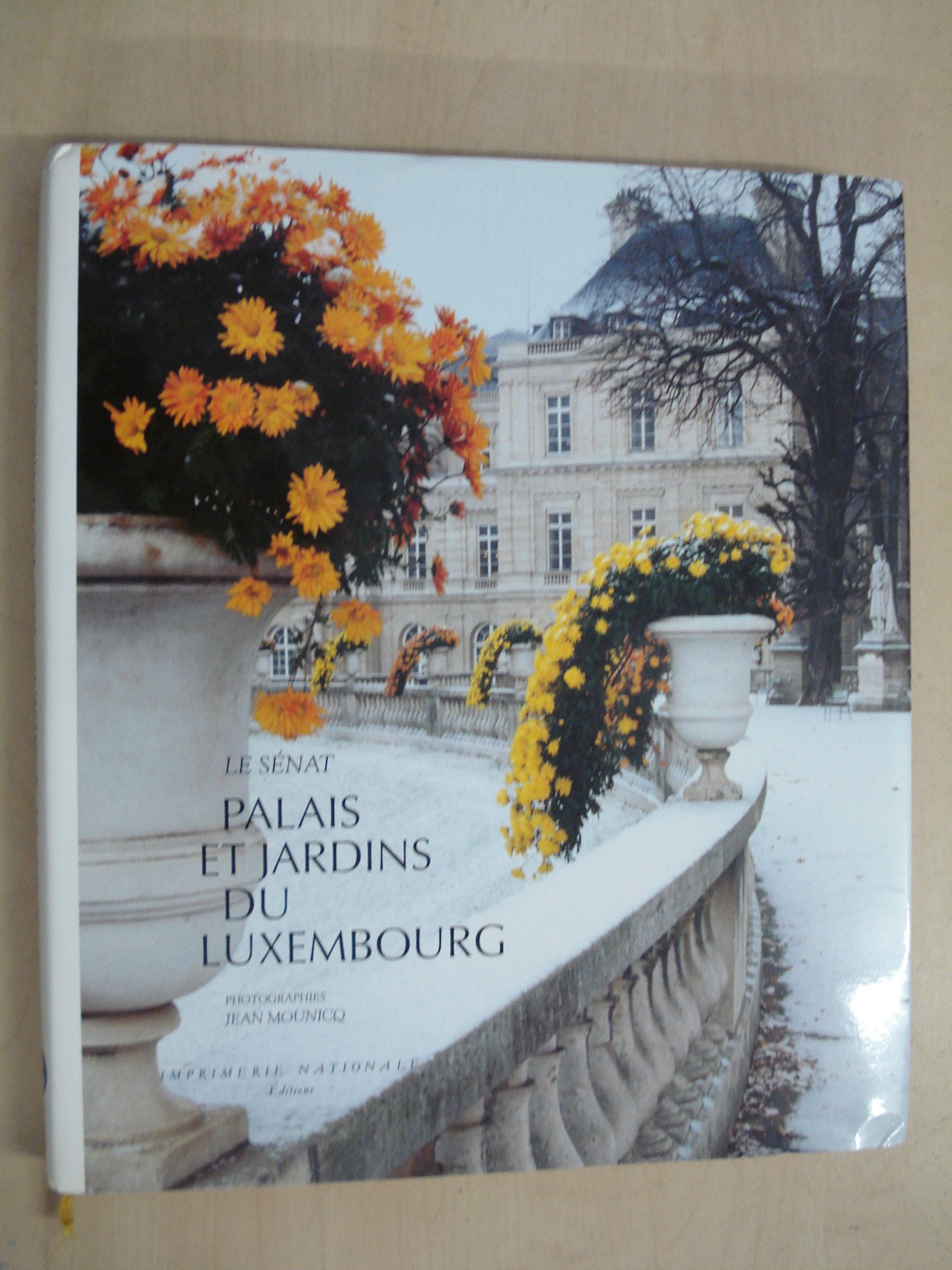 Palais et jardins du Luxembourg Books