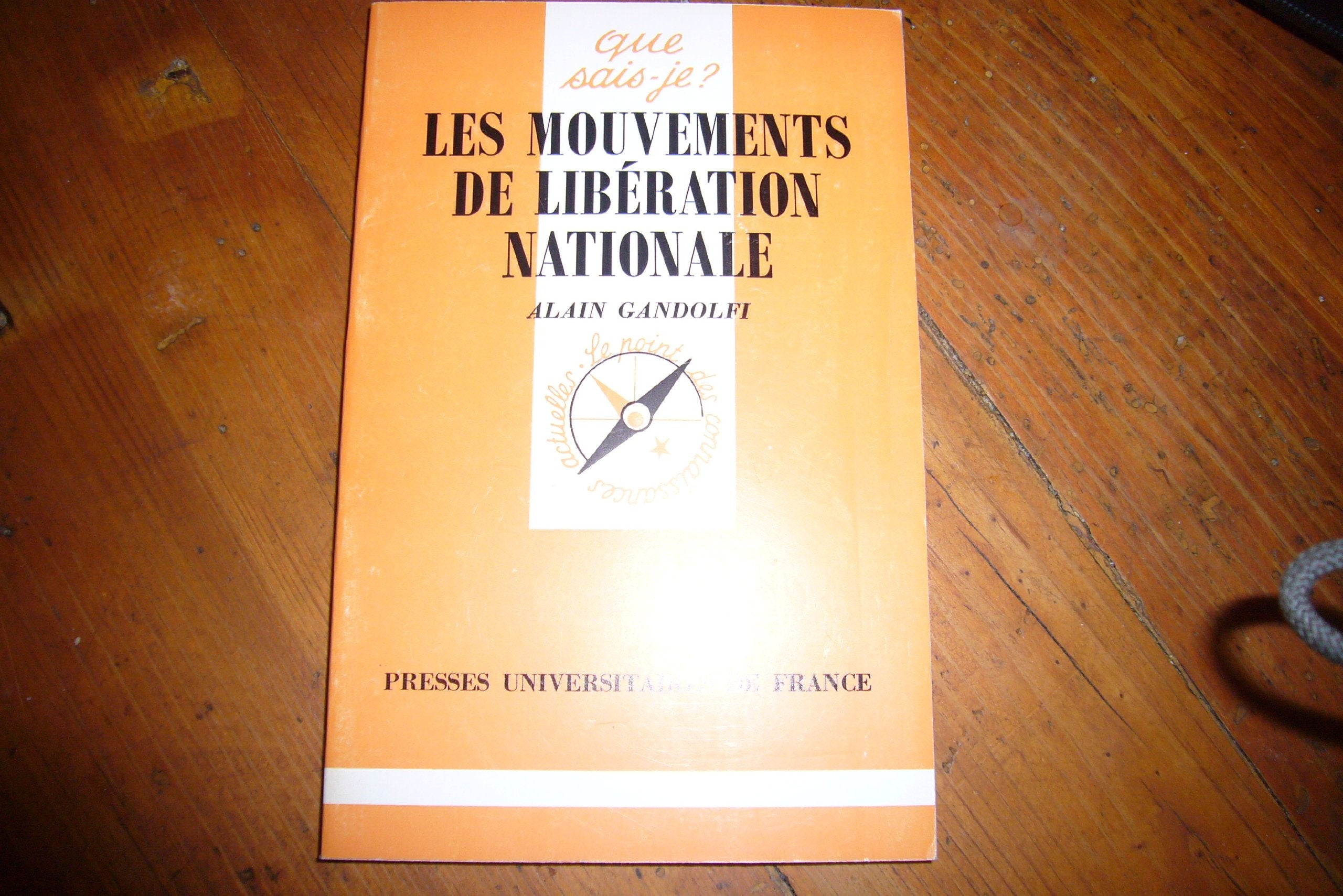 Les Mouvements de libération nationale book