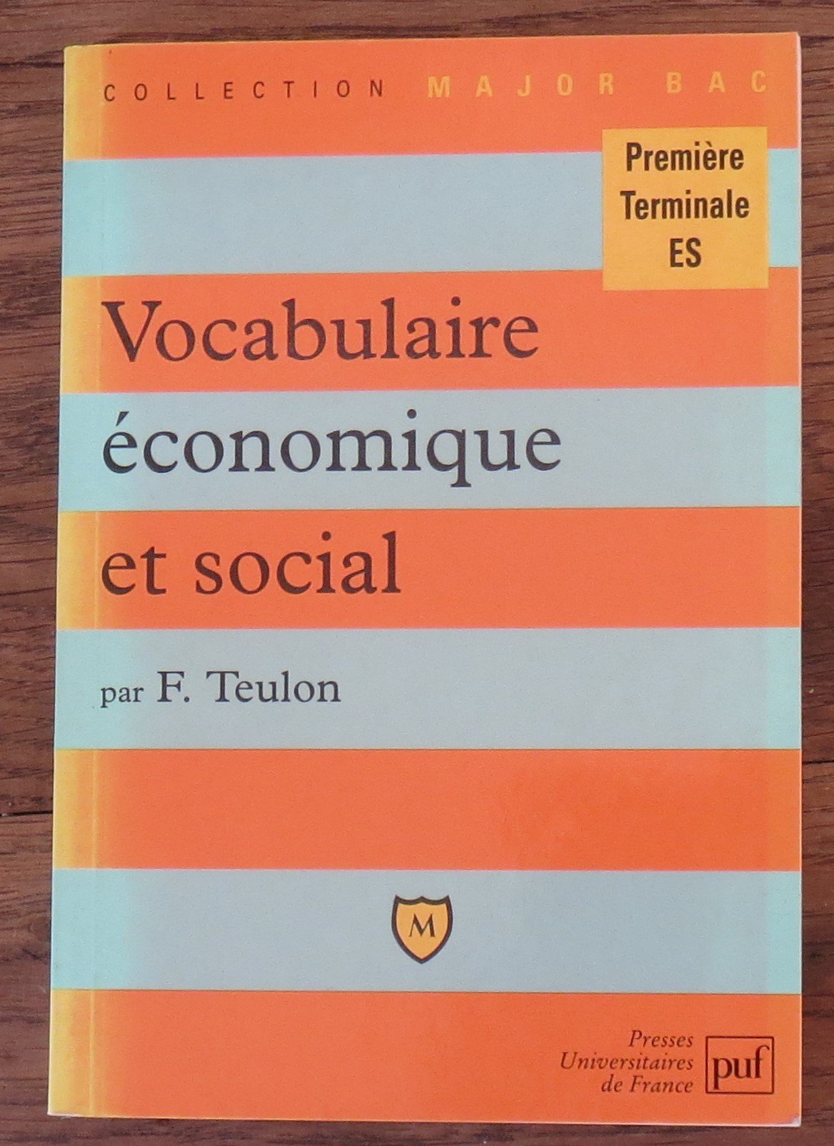 Vocabulaire économique et social book