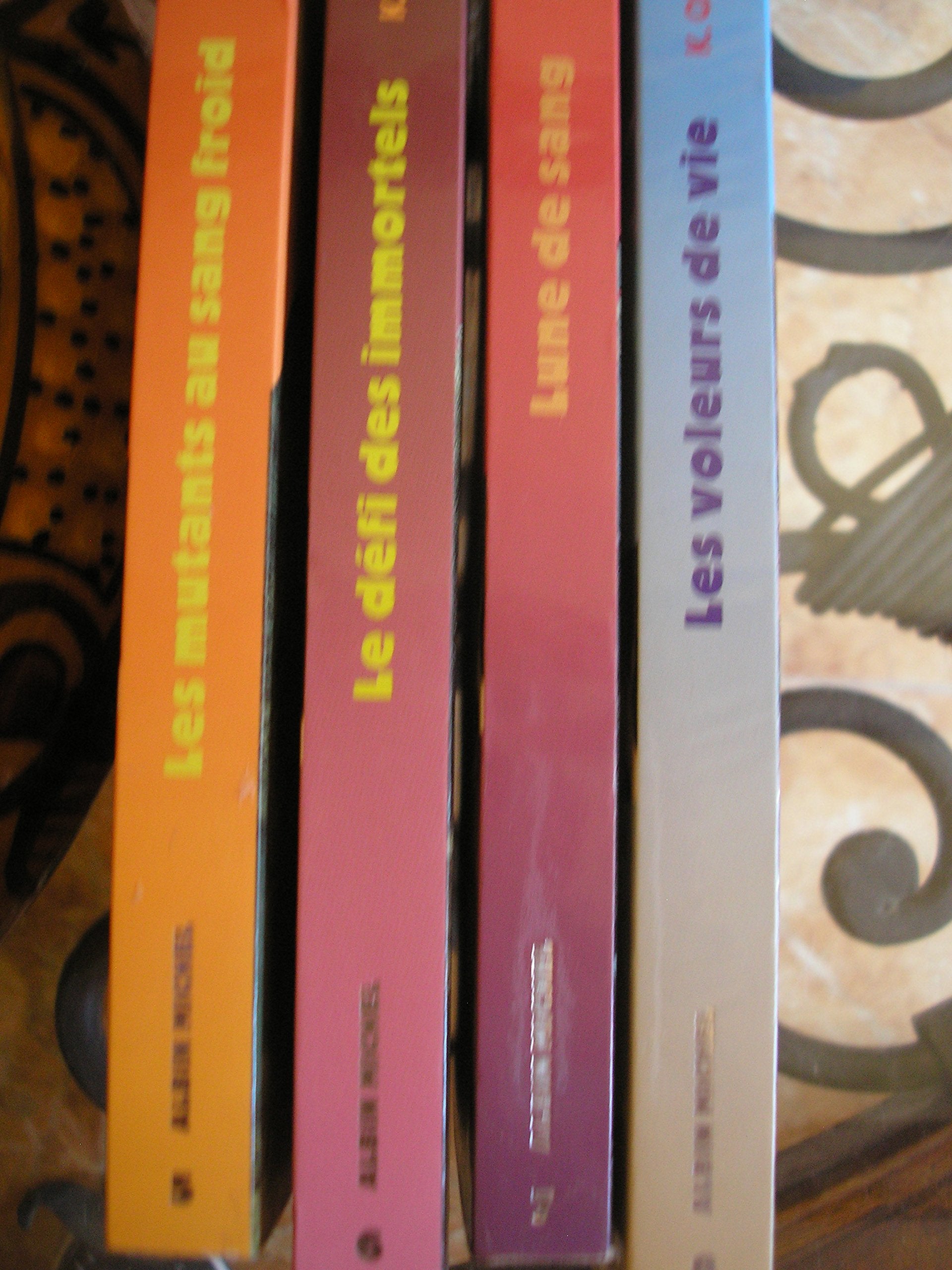 les compagnons de la peur 4 tomes : T les mutants au sang froid - T6 le défi des immortels - T7 lune de sang - T8 les voleurs de vie book