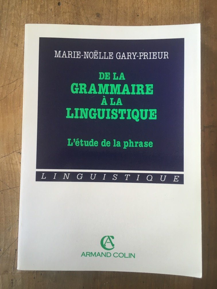 De la grammaire à la linguistique : l'étude de la phrase Books