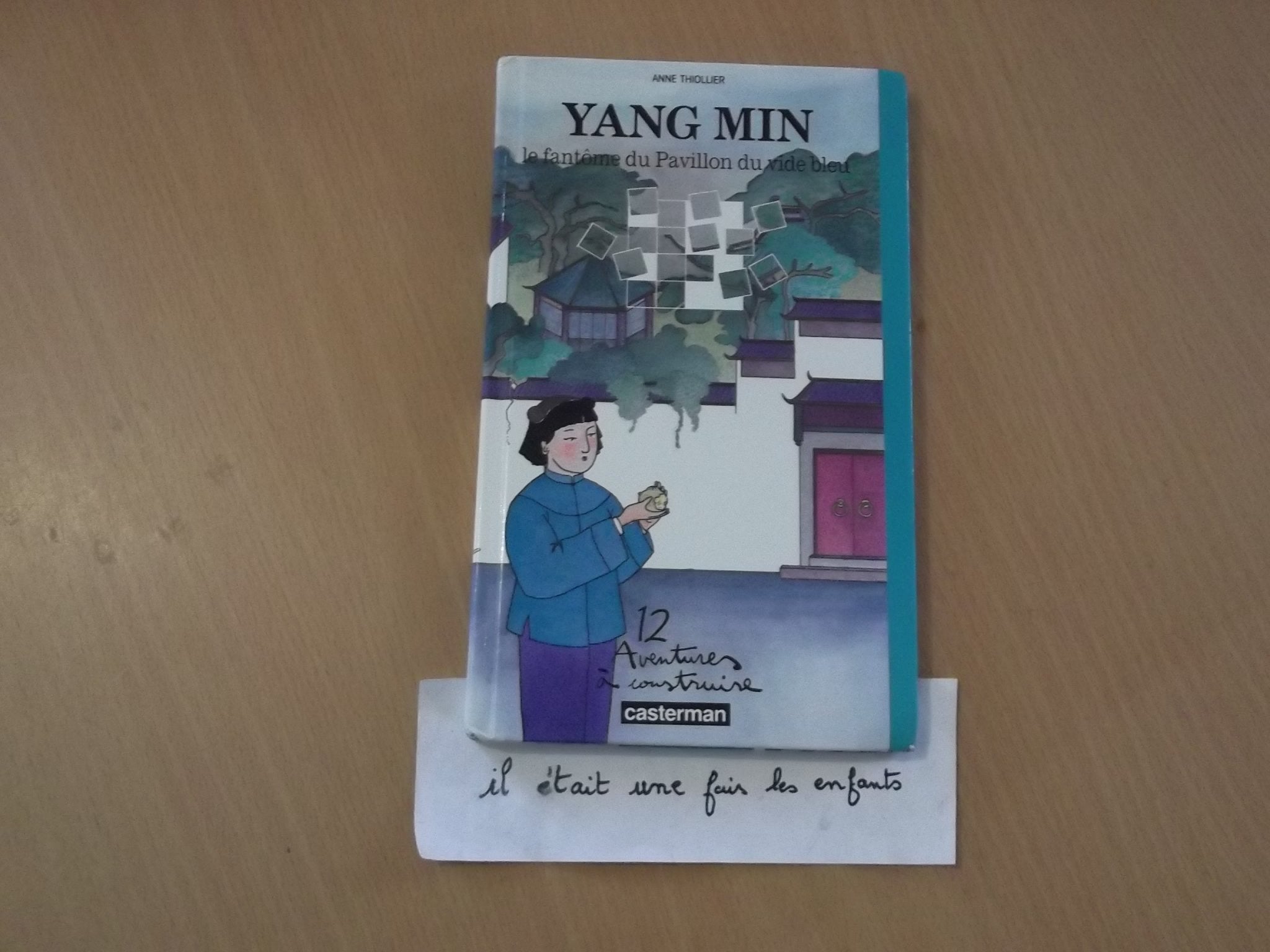 Yang min, le fantôme du pavillon du vide bleu (Aventures à Construire) Books