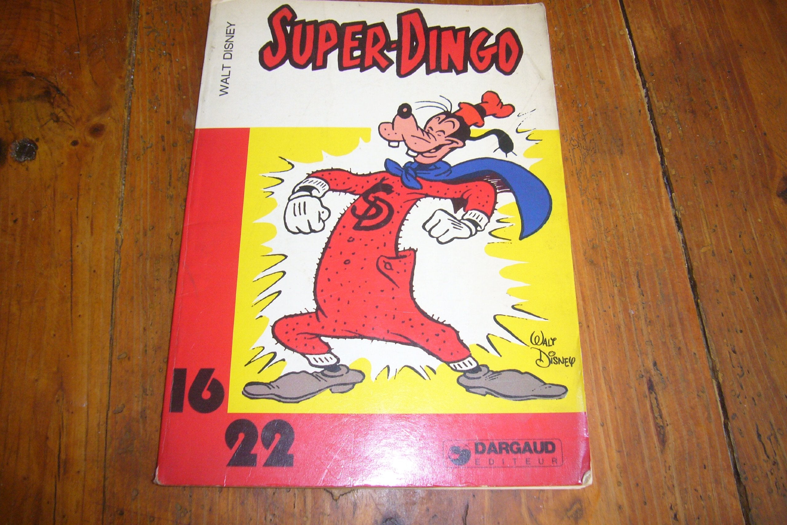 Super-Dingo : Le Feu aux poudres book