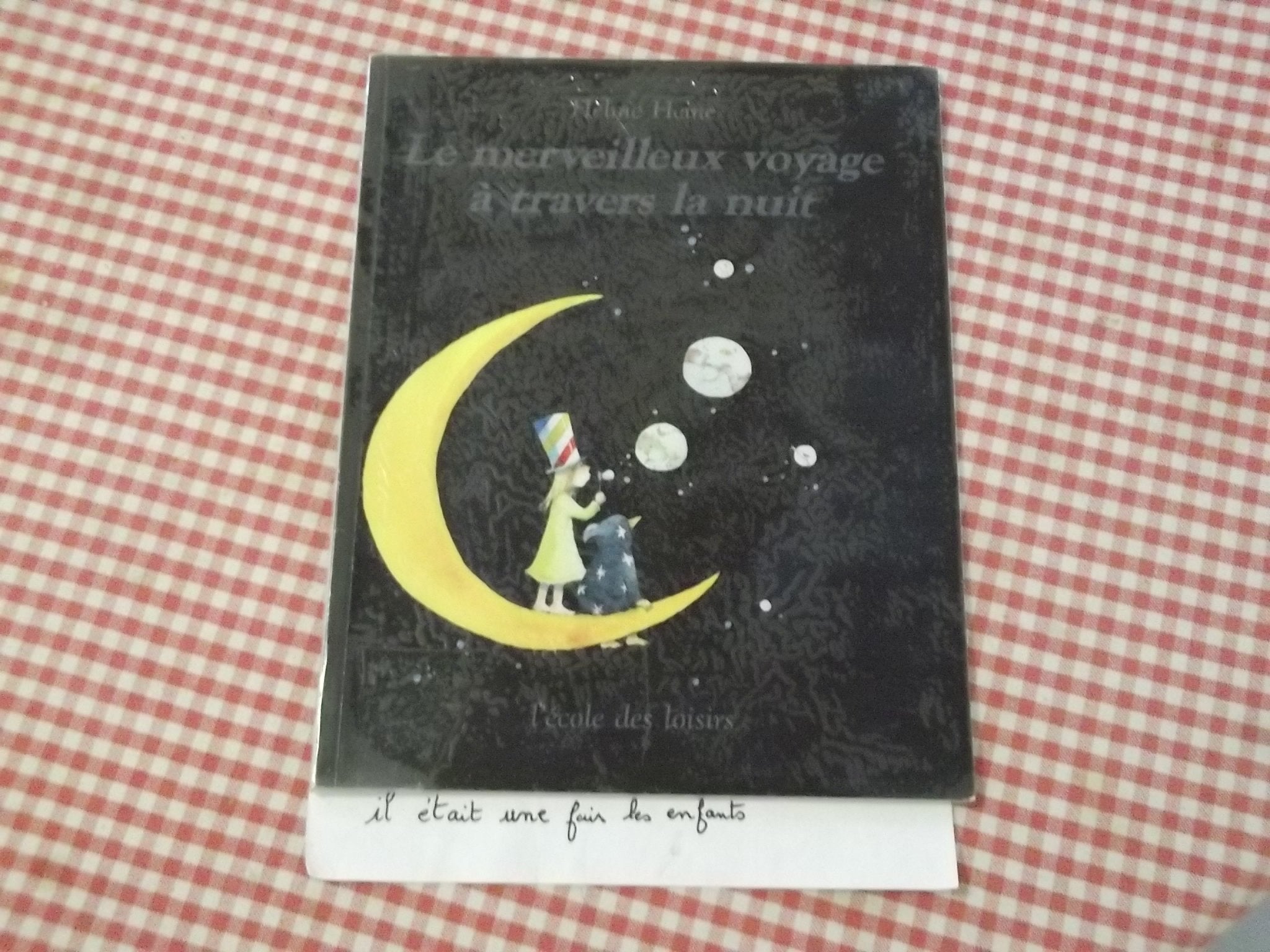 Le merveilleux voyage à travers la nuit Books