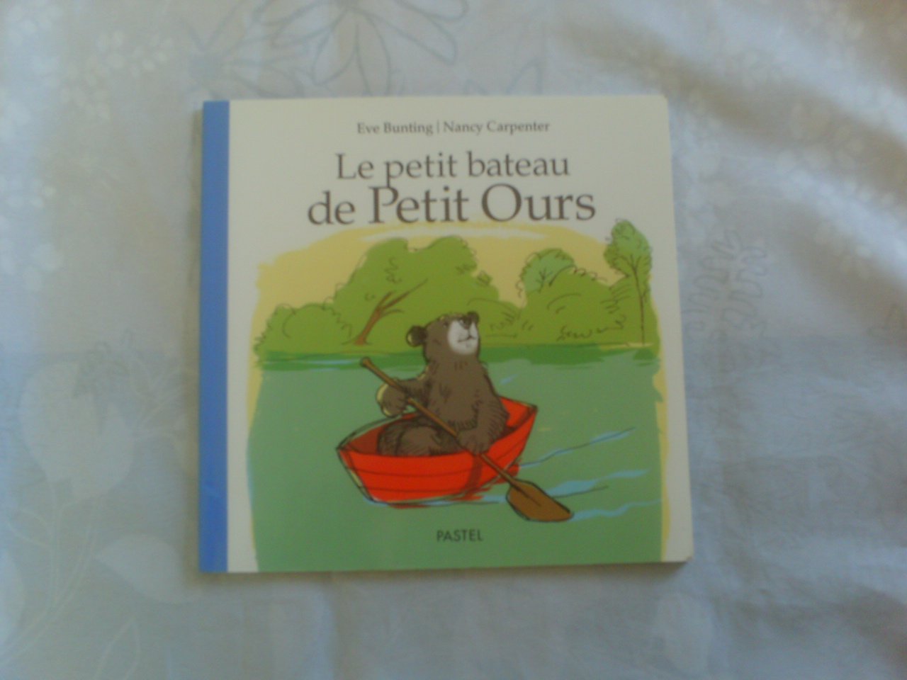 Le bateau de petit ours Books