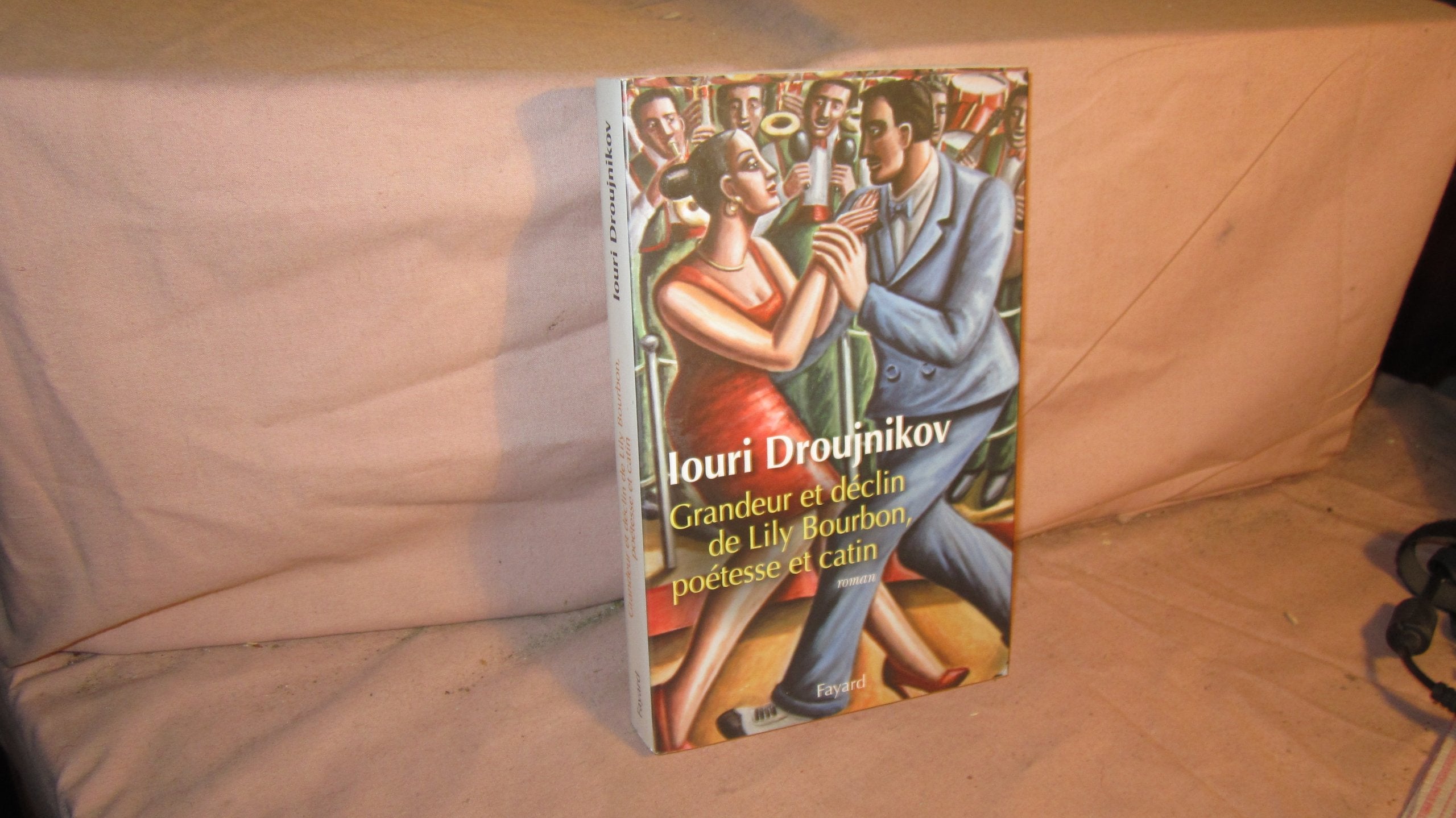 Grandeur et déclin de Lily Bourbon, poétesse et catin book
