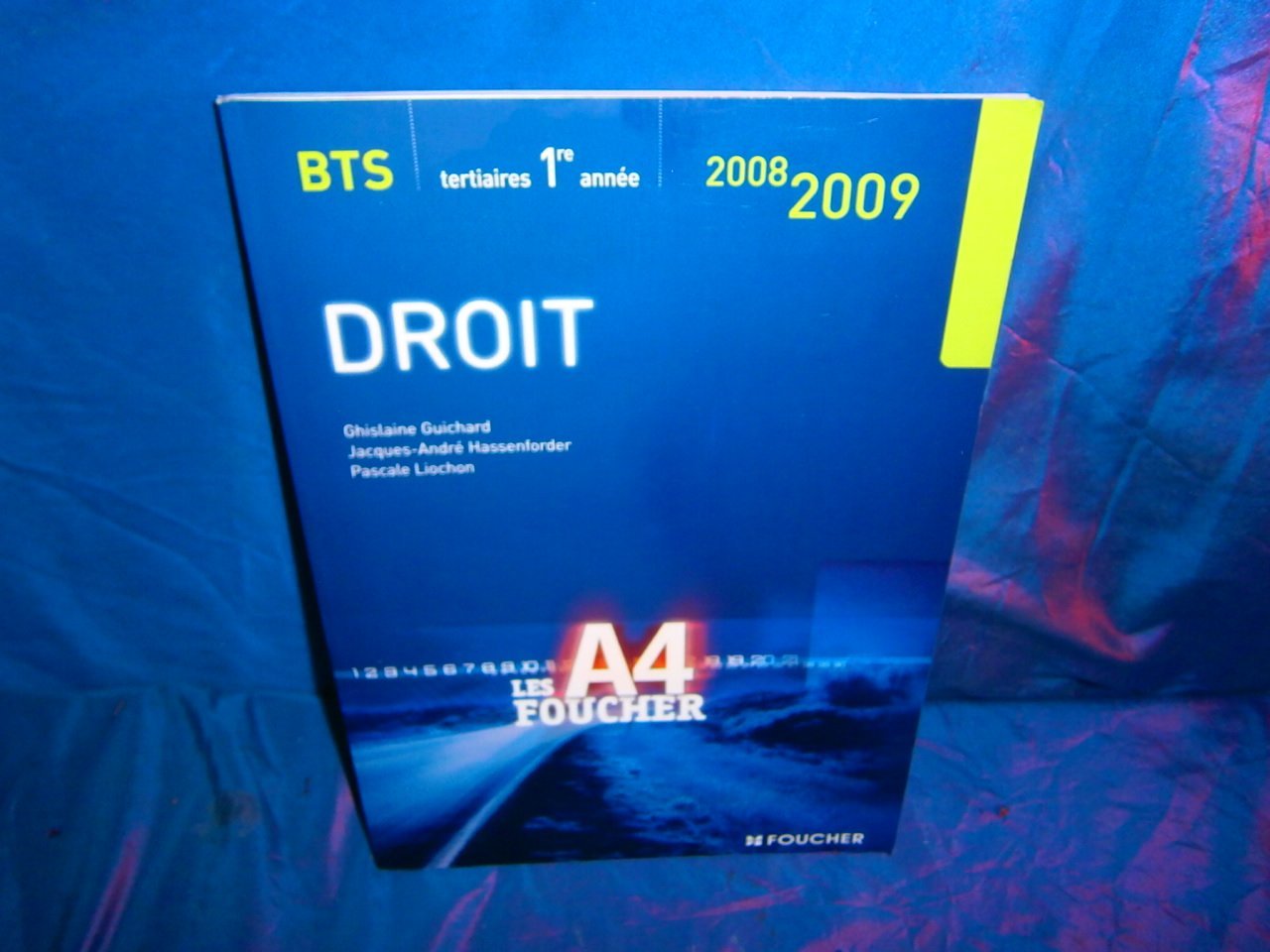 Droit BTS tertiaires 1e année (Ancienne Edition) book
