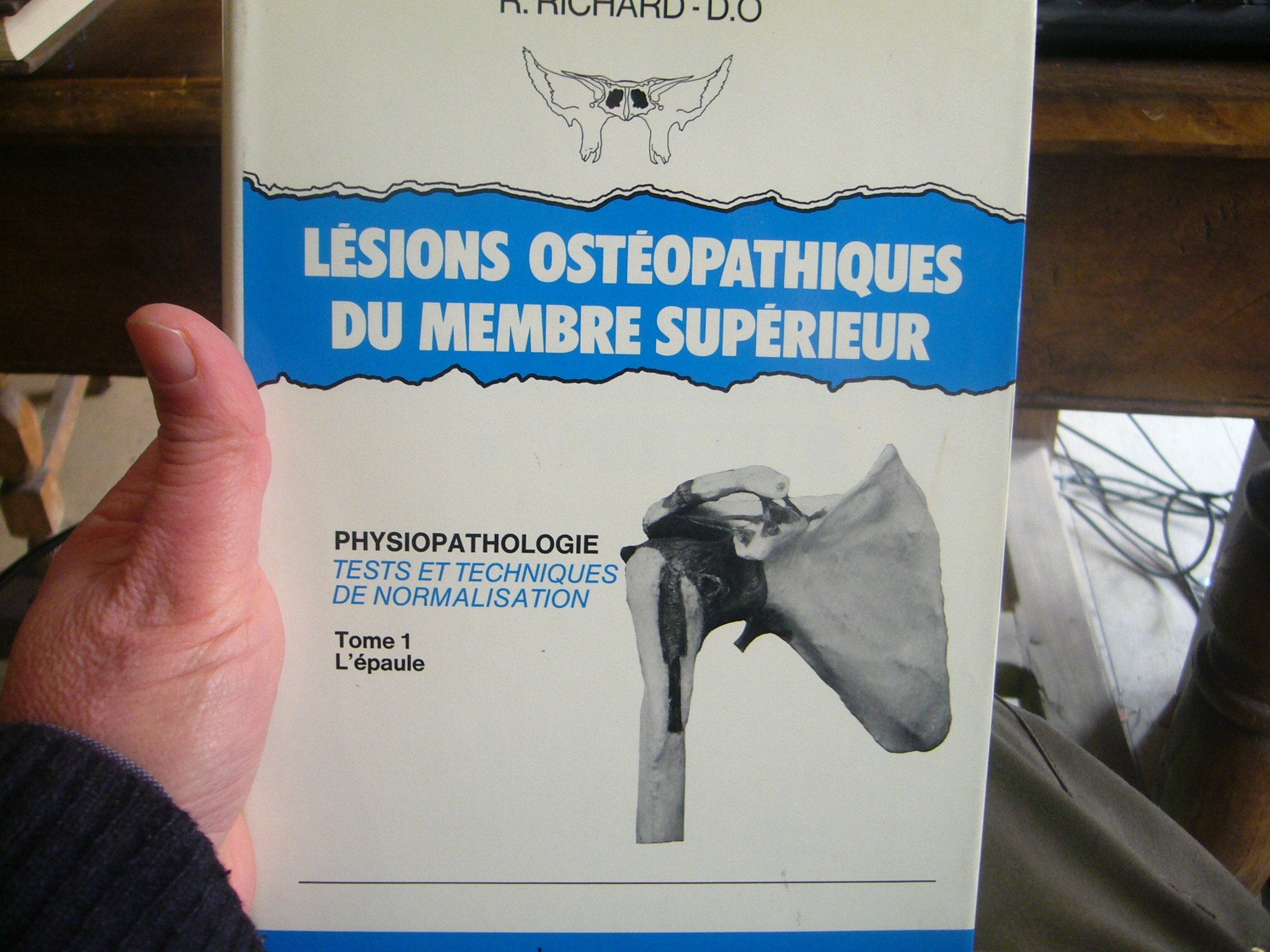 Lésions ostéopathiques du membre supérieur: Tome 1, L'épaule book