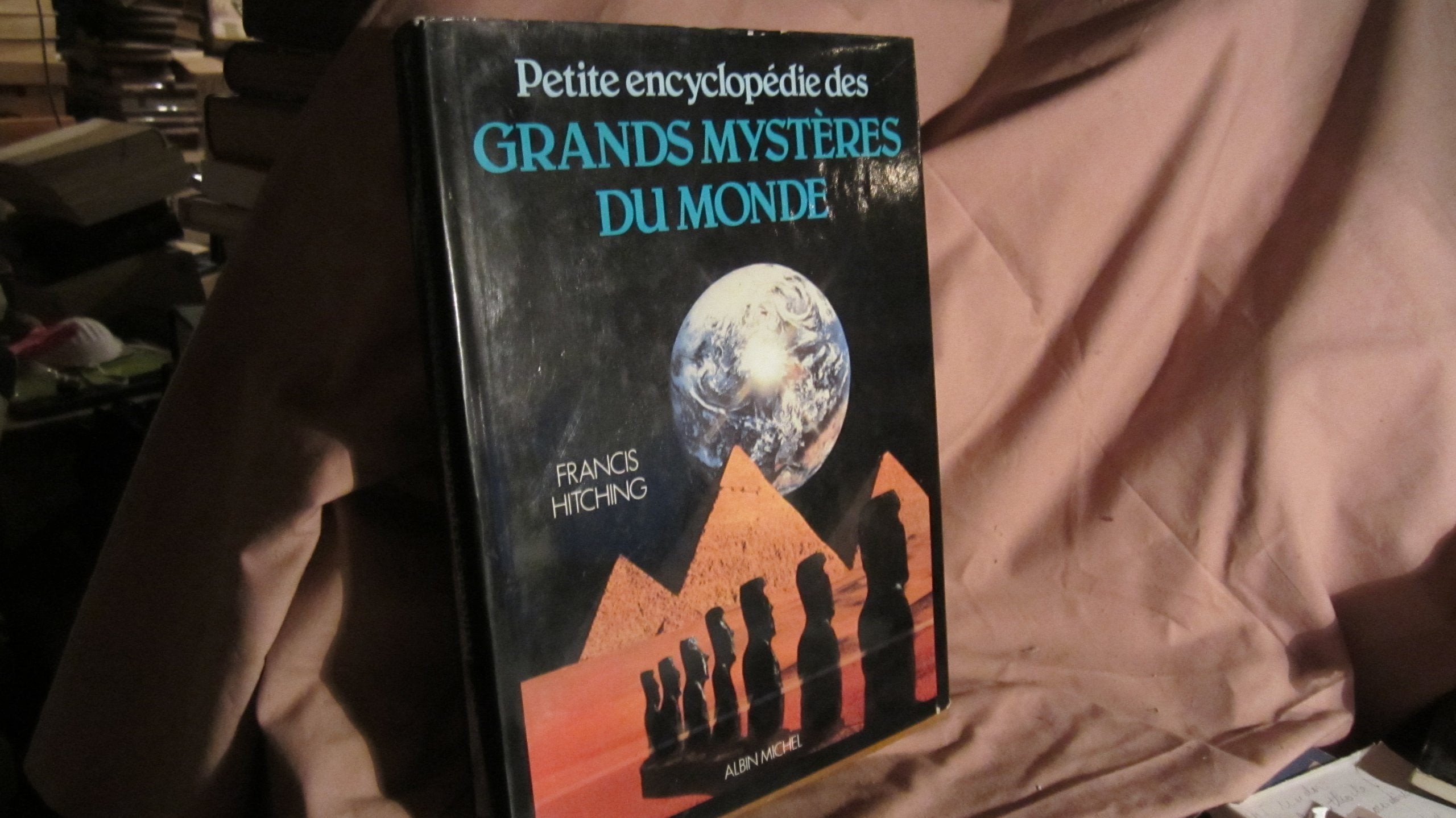 Petite encyclopédie des grands mystères du monde book