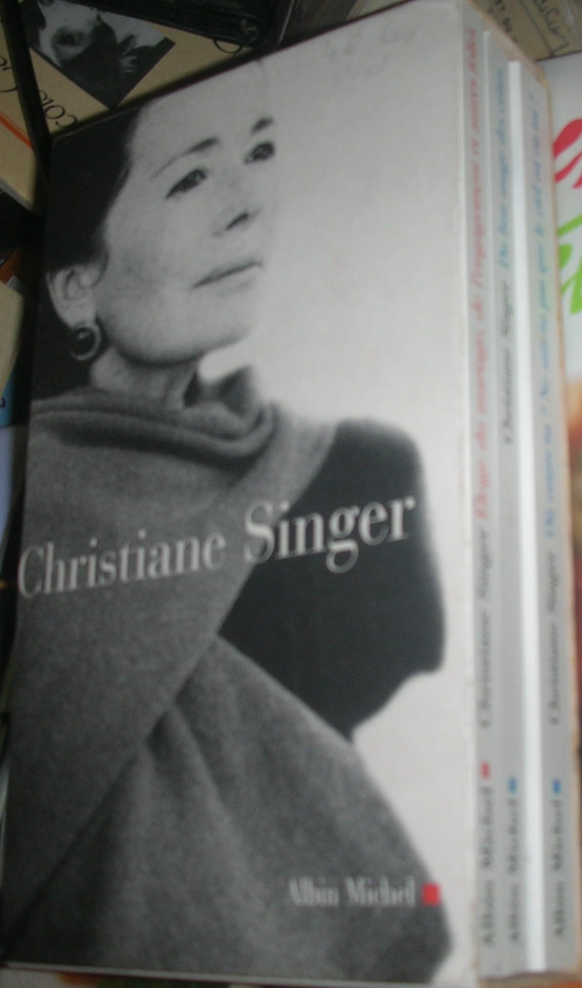 Coffret Singer: Du bon usage des crises, Eloge du mariage de l'engagement et autres, Où cours-tu? Ne sais-tu pas que le ciel est en toi? (3 volumes) book