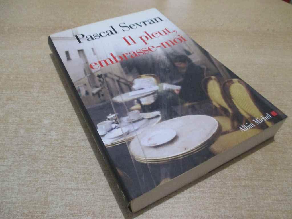 Il Pleut, Embrasse-Moi: Journal 6 Essays & Short Stories