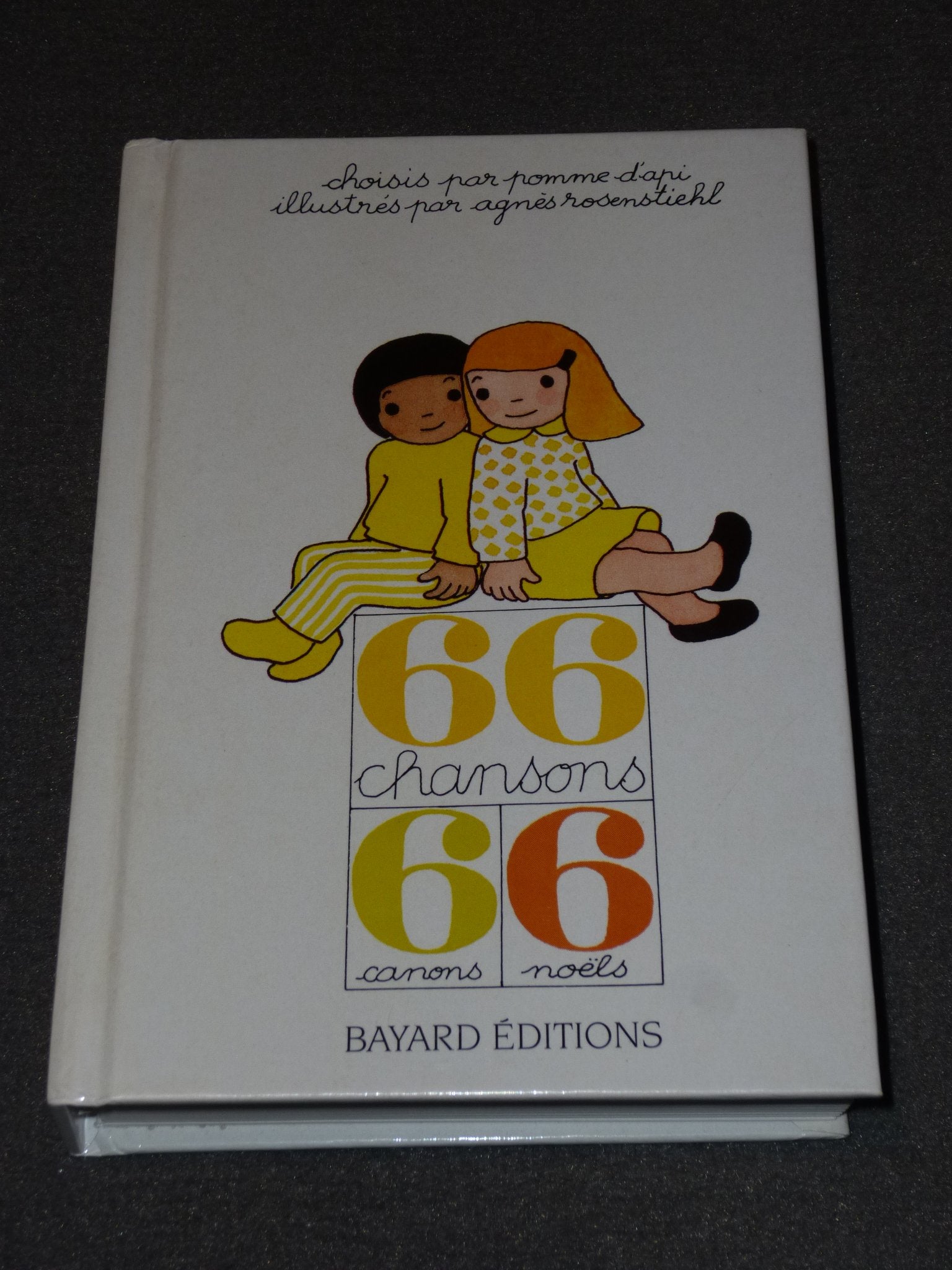 66 chansons 6 canons (Poesie Comptine) Books