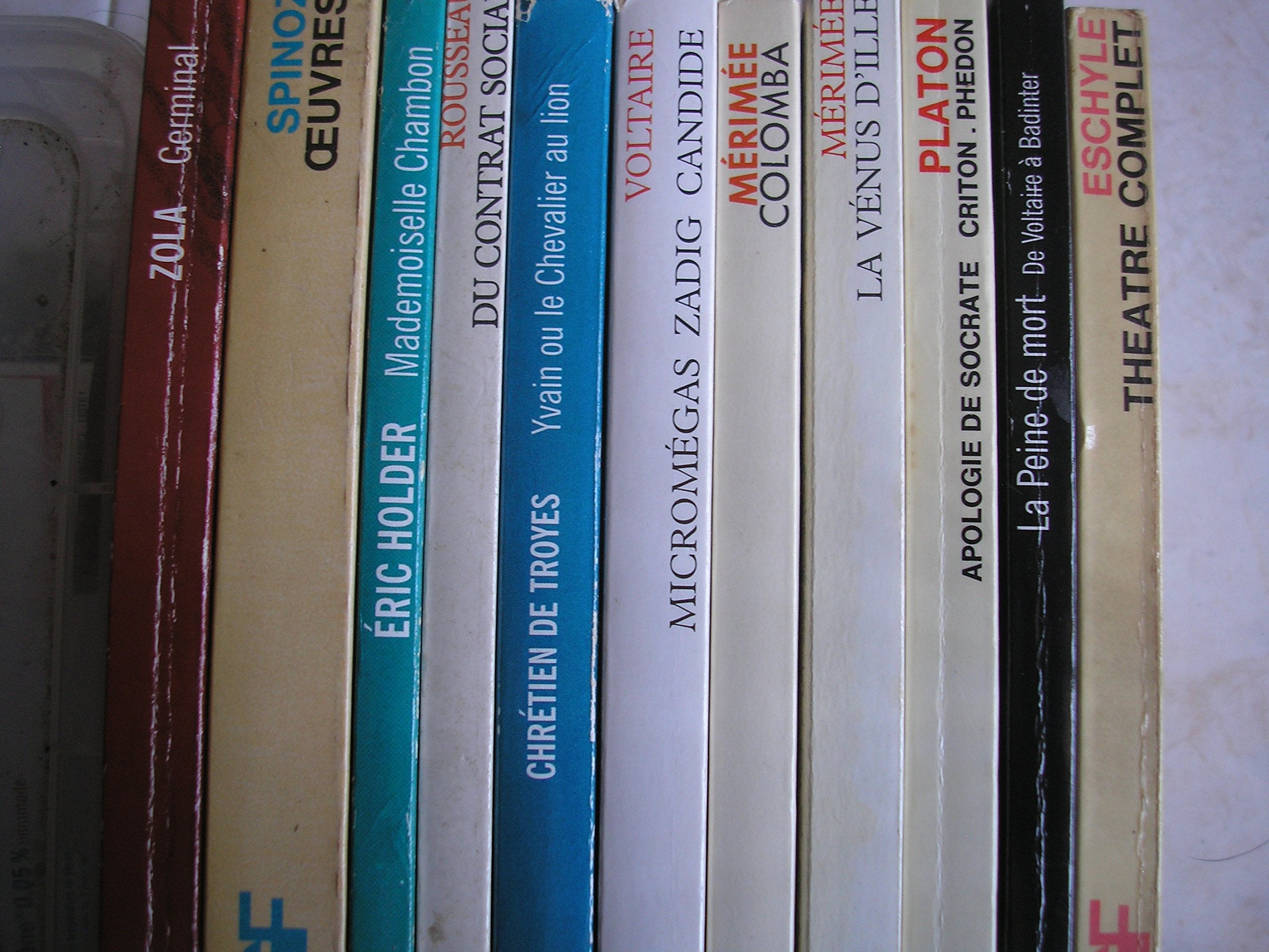 lot 11 livres GF flammarion : eschyle théatre complet - la peine de mort de voltaire a badinter - apologie de socrate / criton / phedon - la vénus d'ille - colomba - micromégas / zadig / candide - yvain ou le chevalier au lion - du contrat social - mad... book