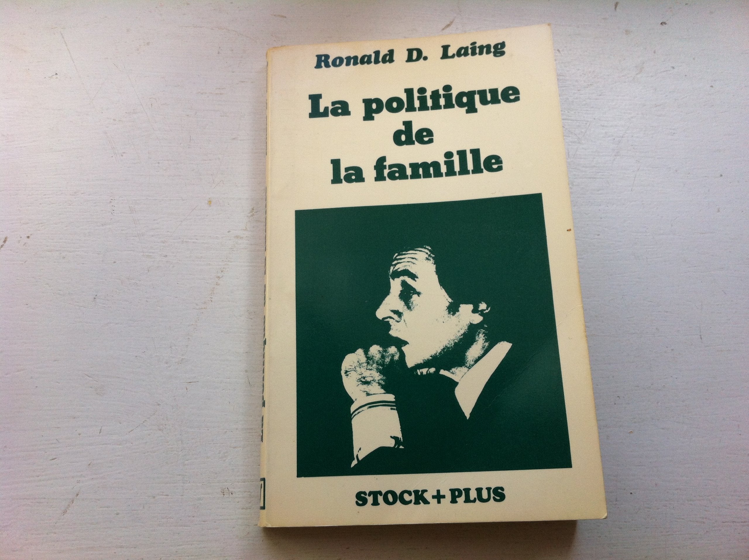 La Politique de la famille book