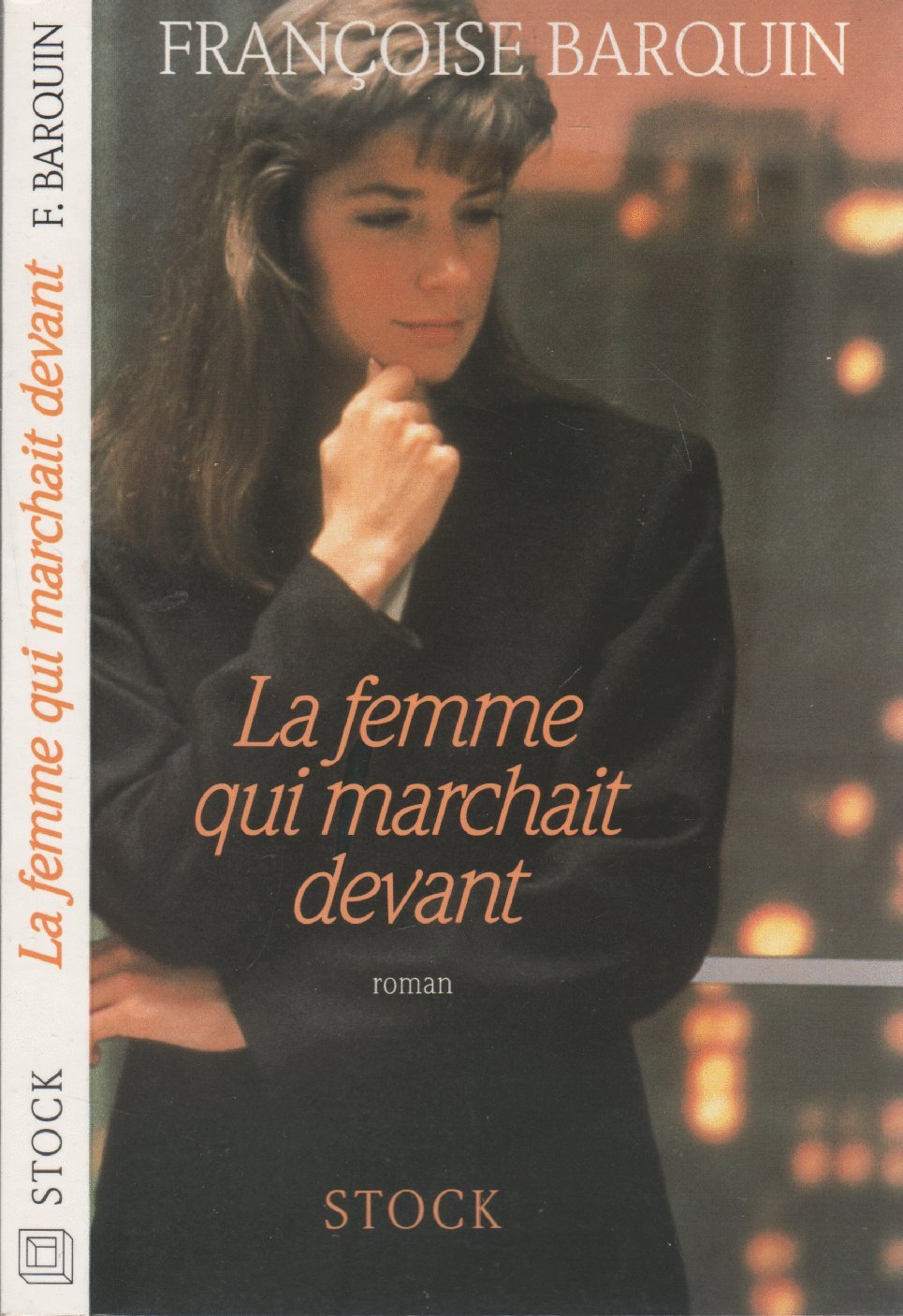 La Femme qui marchait devant book