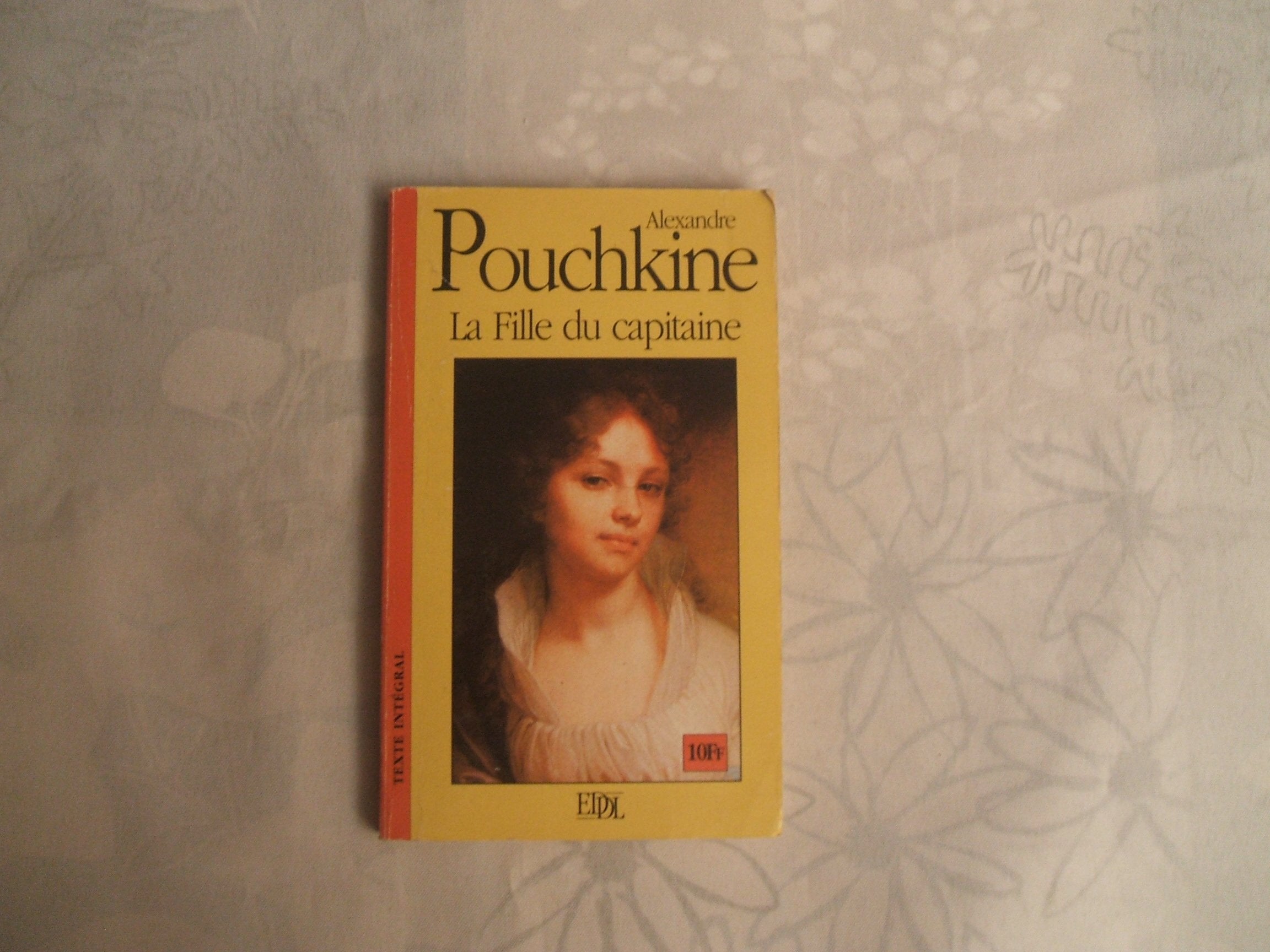 LA FILLE DU CAPITAINE book