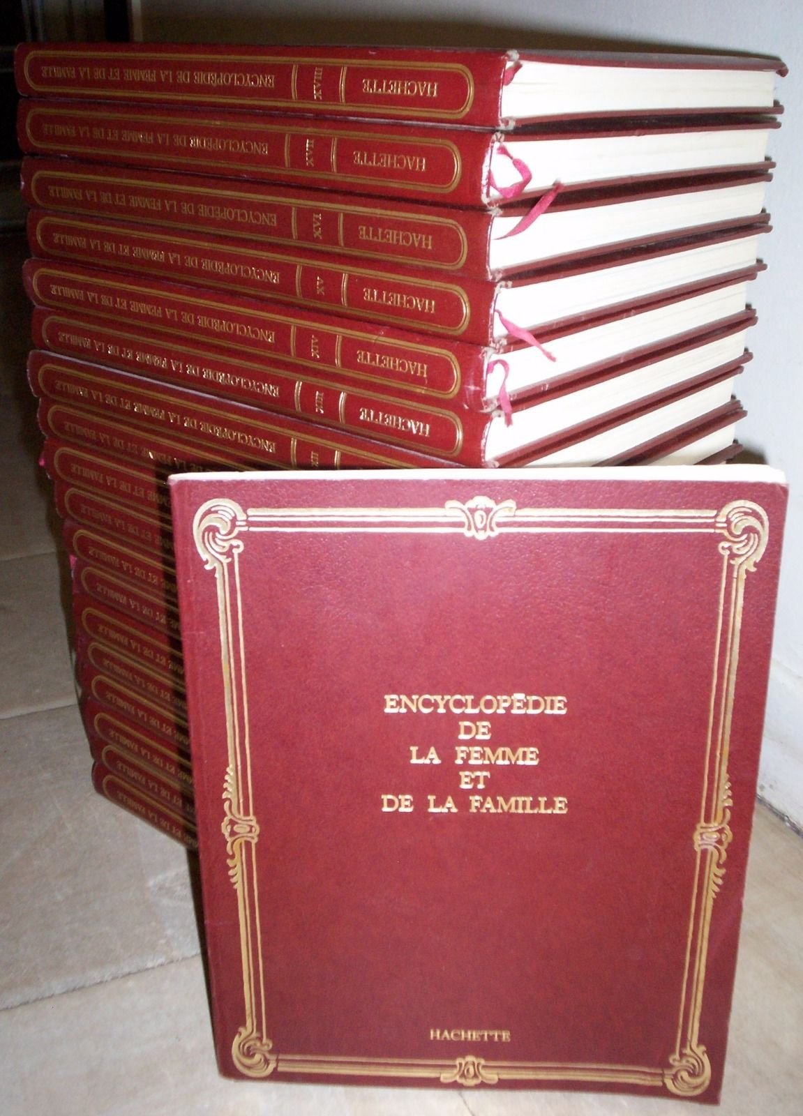 Encyclopédie de la Femme et de la Famille 18 volumes book