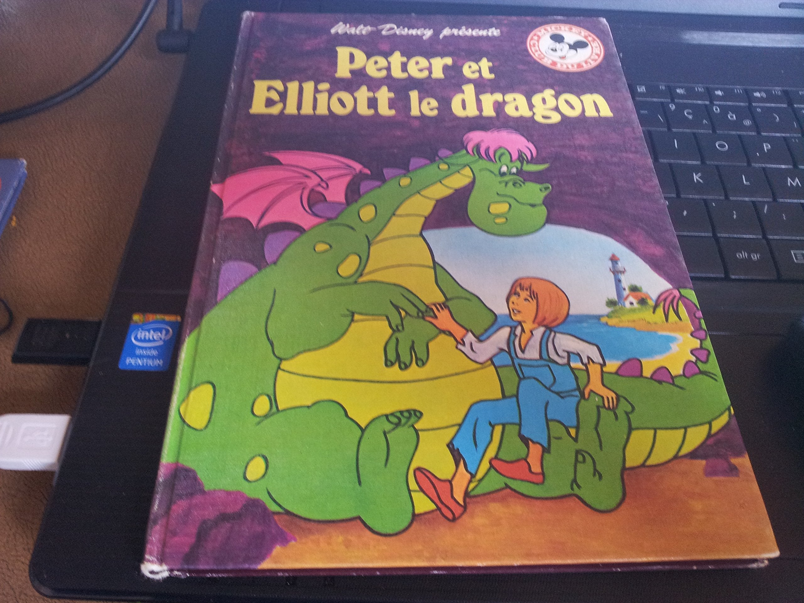 Peter et Elliott le dragon (Mickey club du livre) book