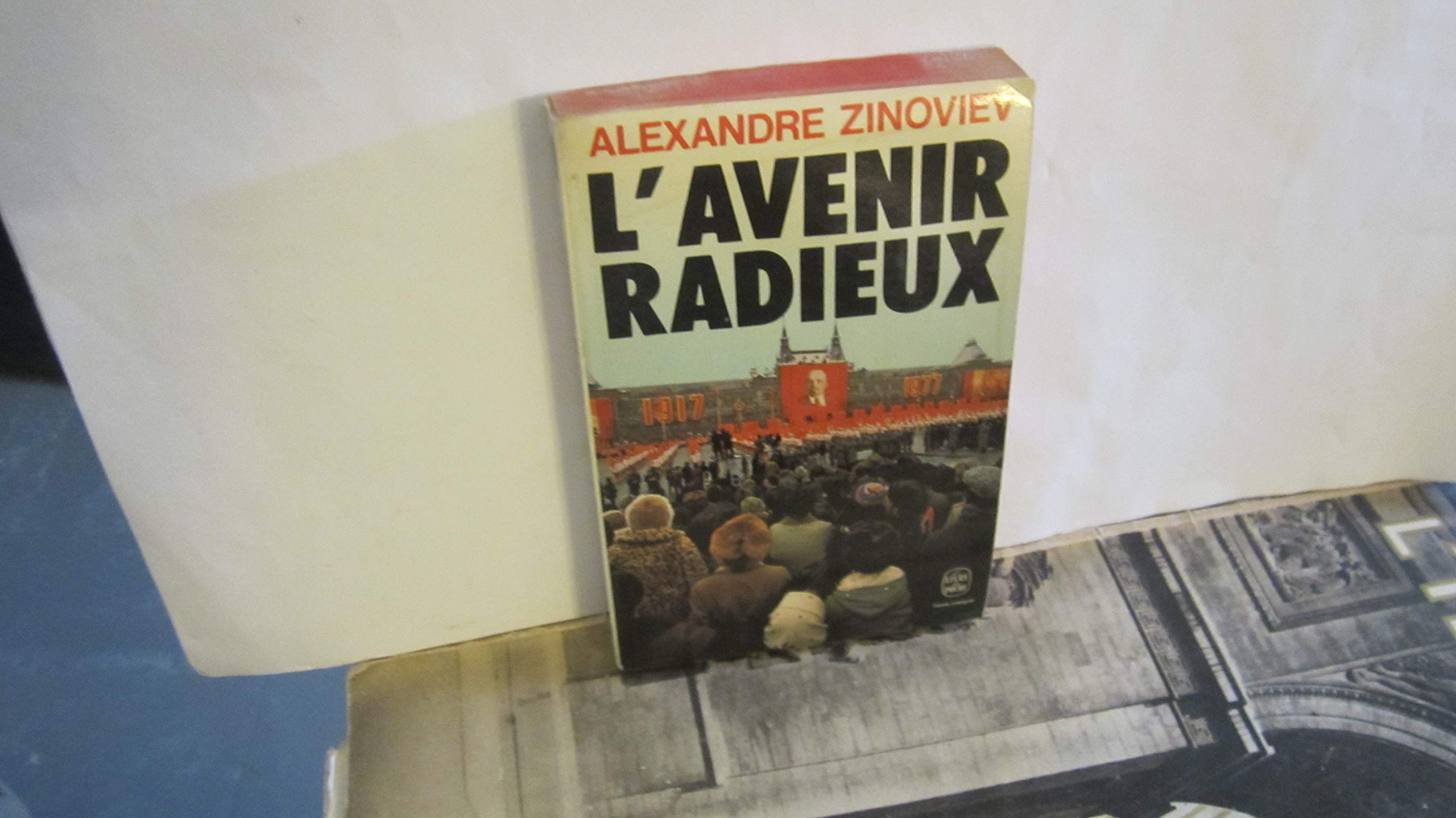 L'Avenir radieux Books