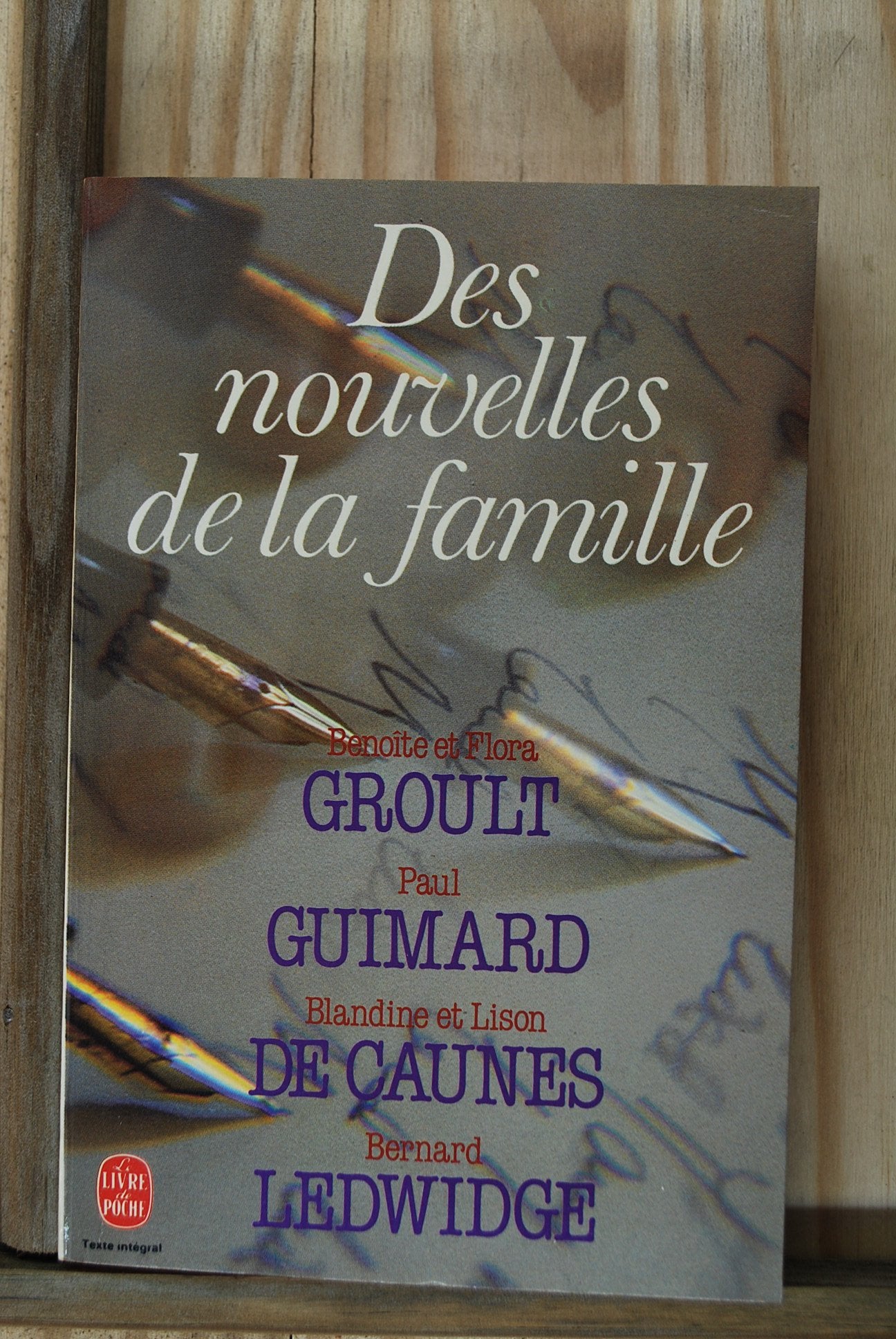 Des nouvelles de la famille (Ldp Littérature) Books