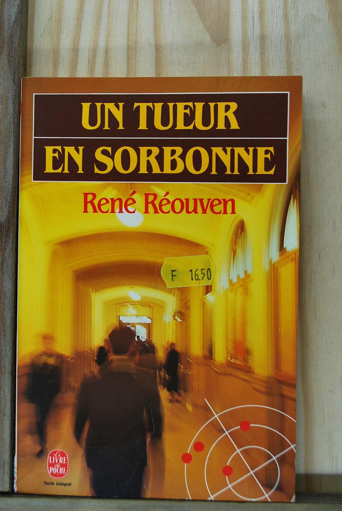 Un Tueur en Sorbonne book