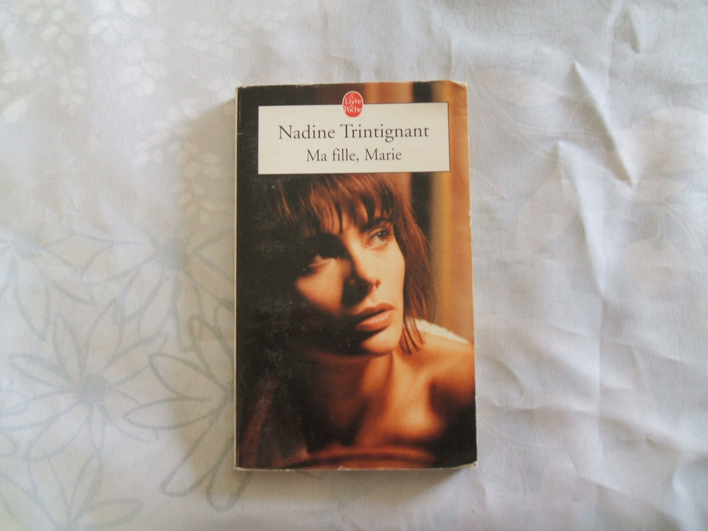 MA Fille, Marie Contemporary literature