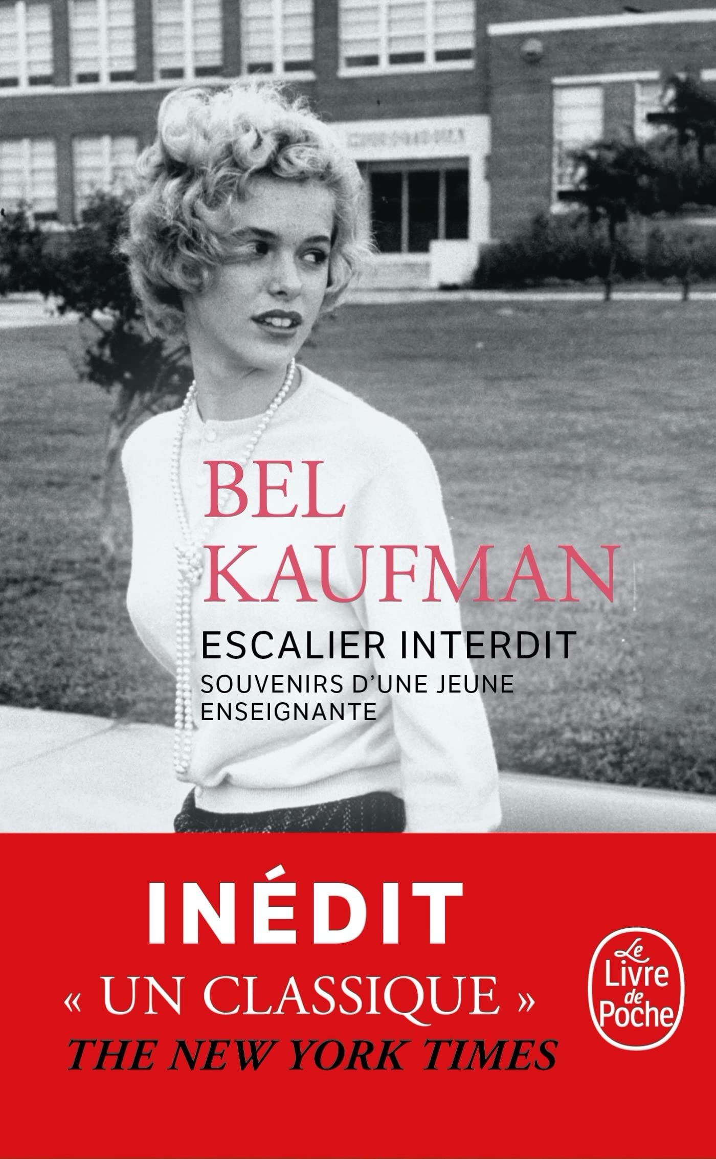 Escalier interdit: Souvenirs d'une jeune enseignante Contemporary literature