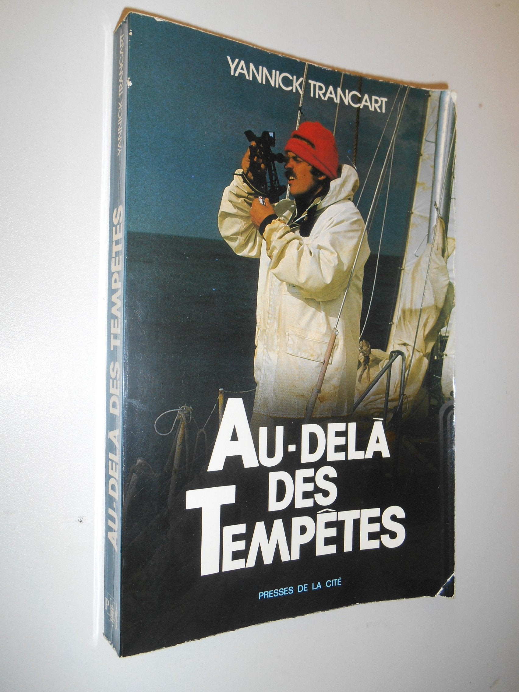 Au-delà des tempetes book