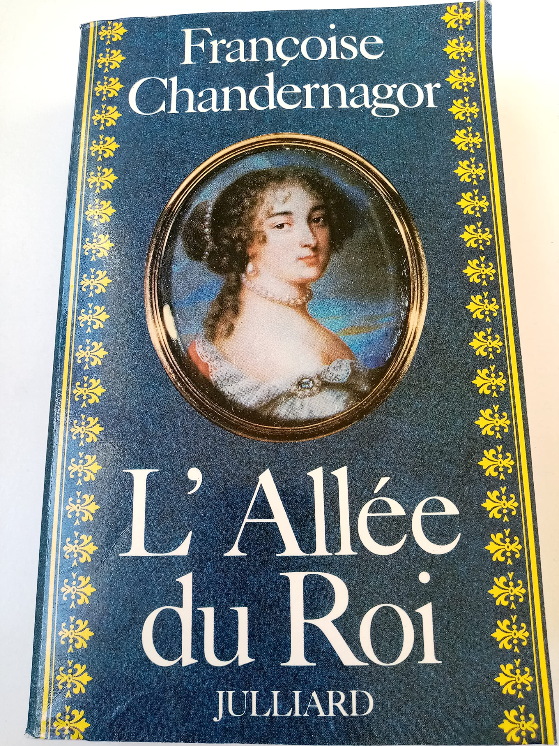L'Allee Du Roi book