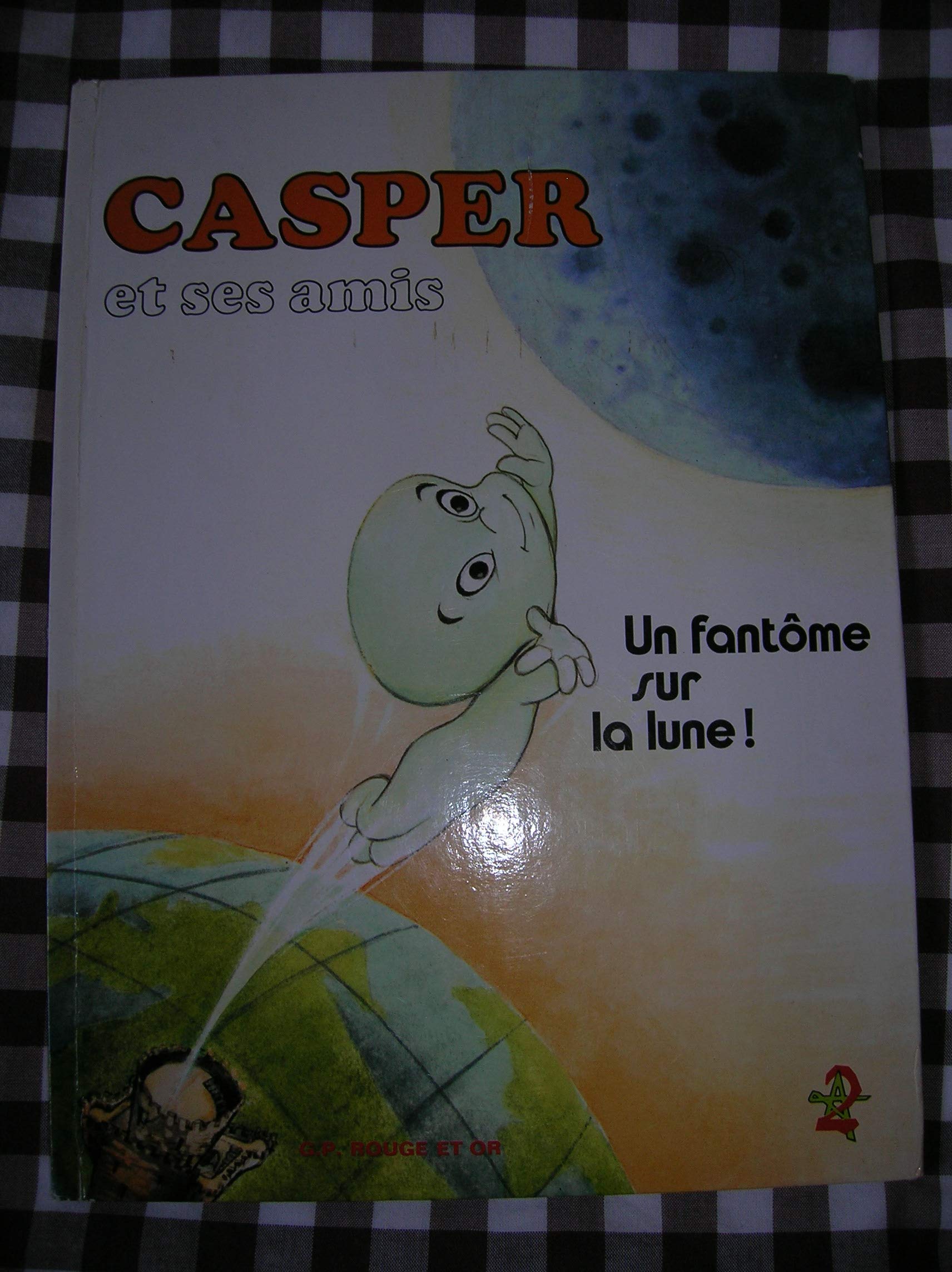 Un Fantôme sur la lune : adaptation book