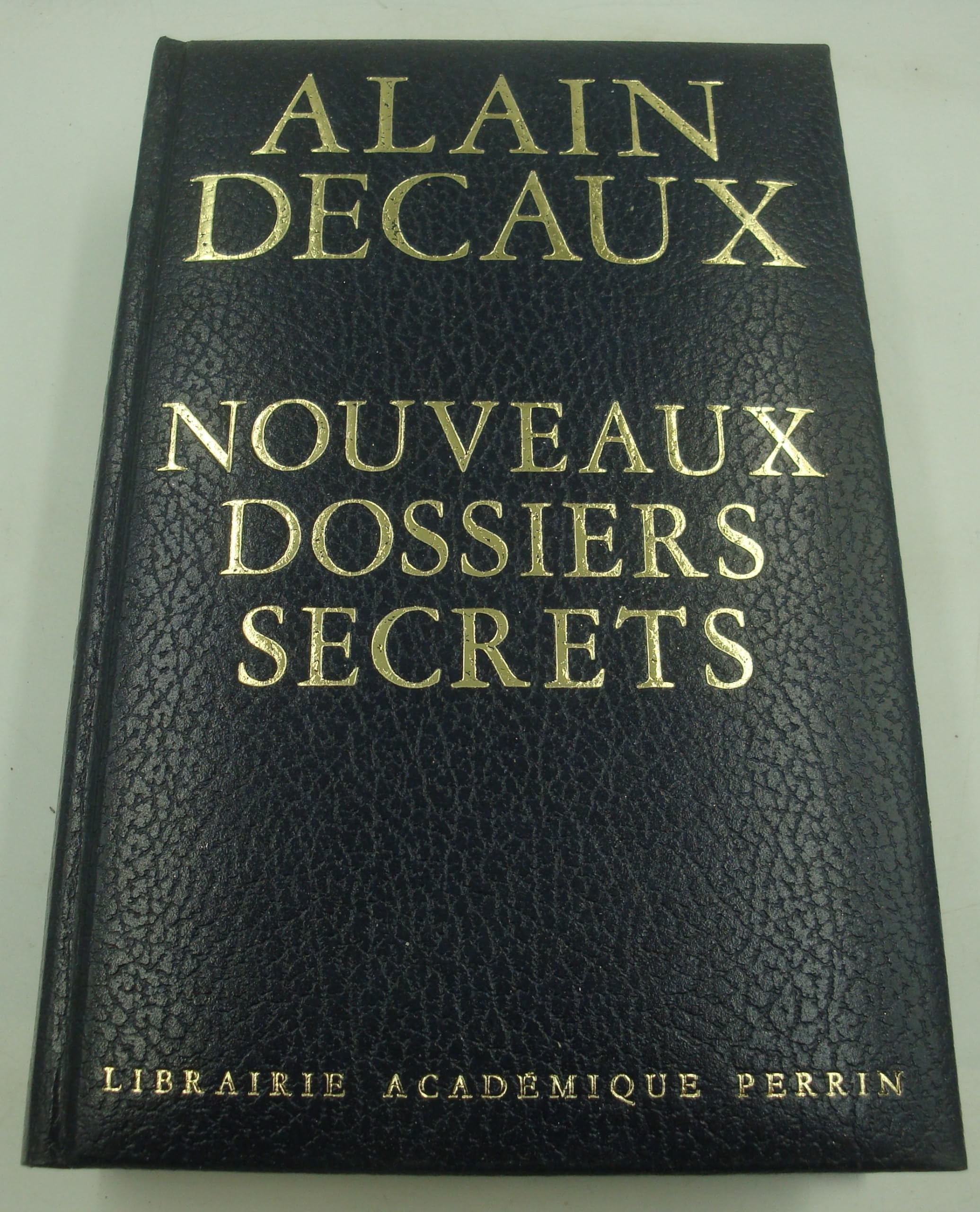 Nouveaux dossiers secrets de l'histoire Books