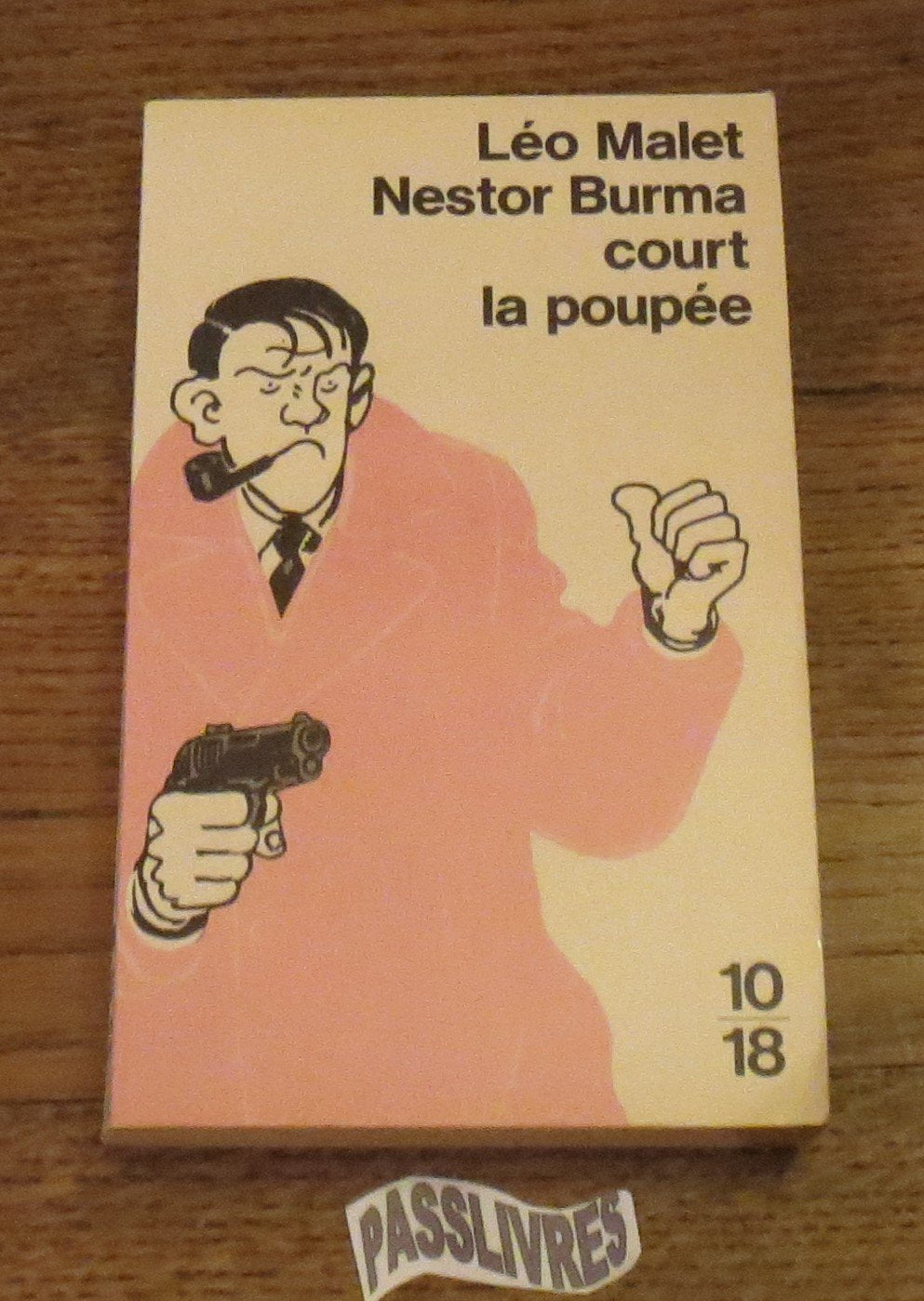 Nestor Burma court la poupée Books