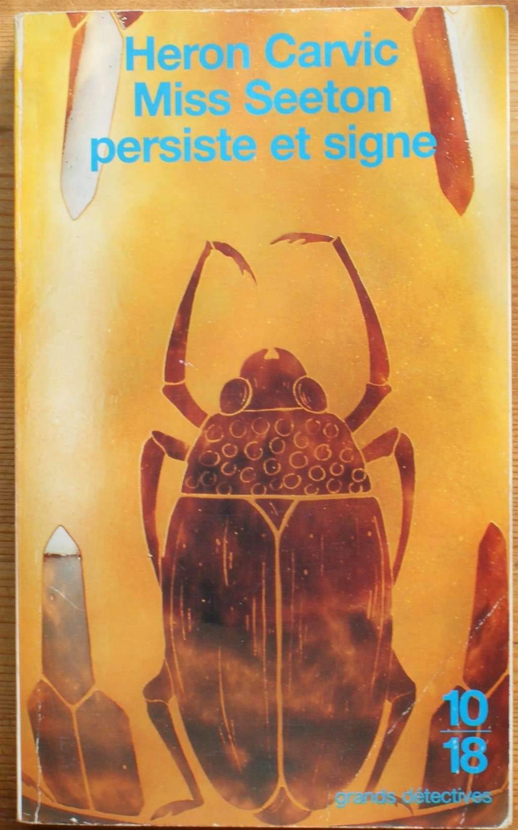 Miss Seeton persiste et signe Books
