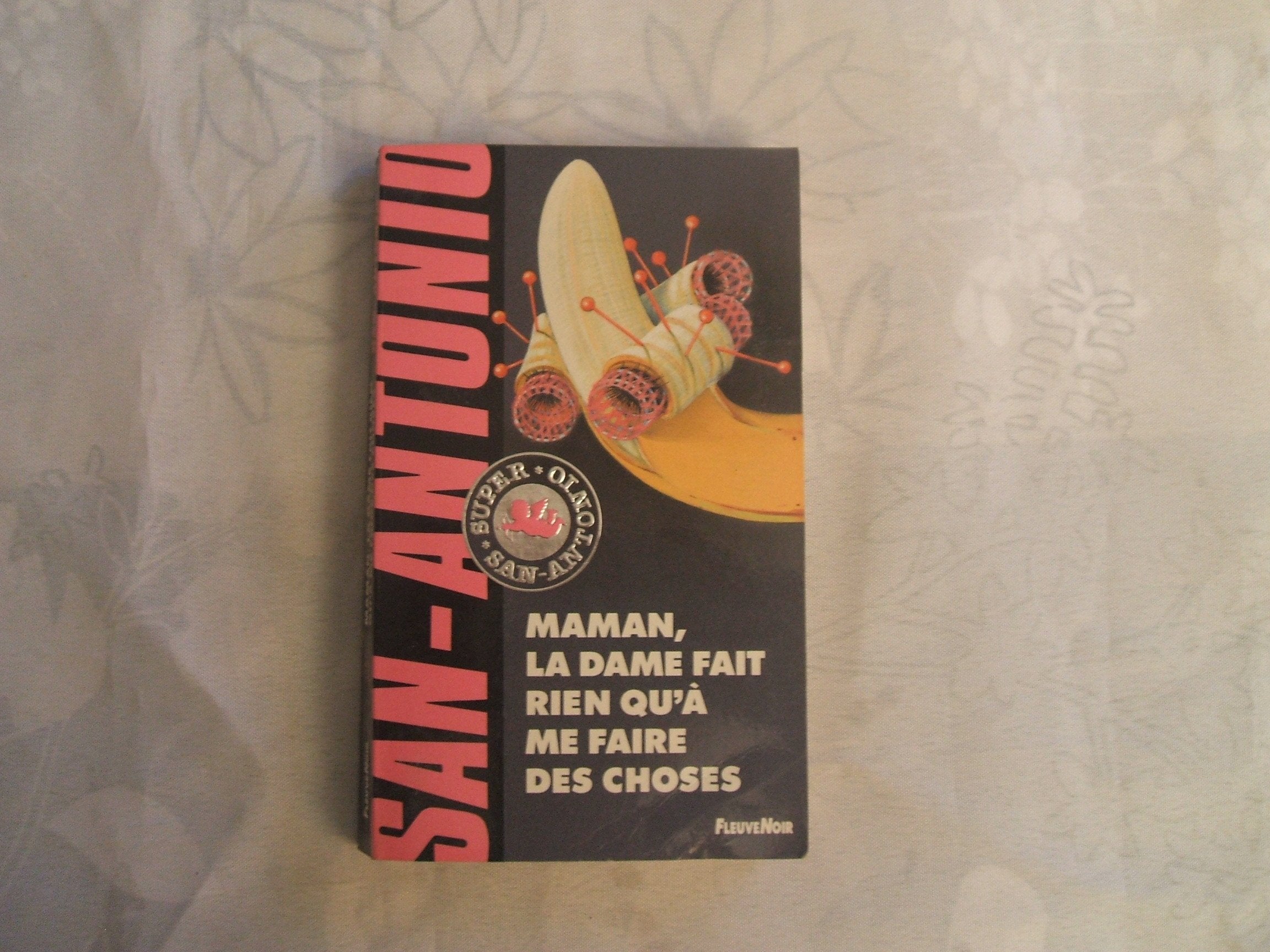 Avril joue la dame: Roman d'espionnage Books