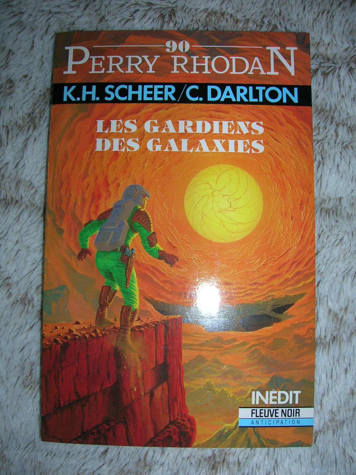 Perry Rhodan 90 : Les gardiens des galaxies book
