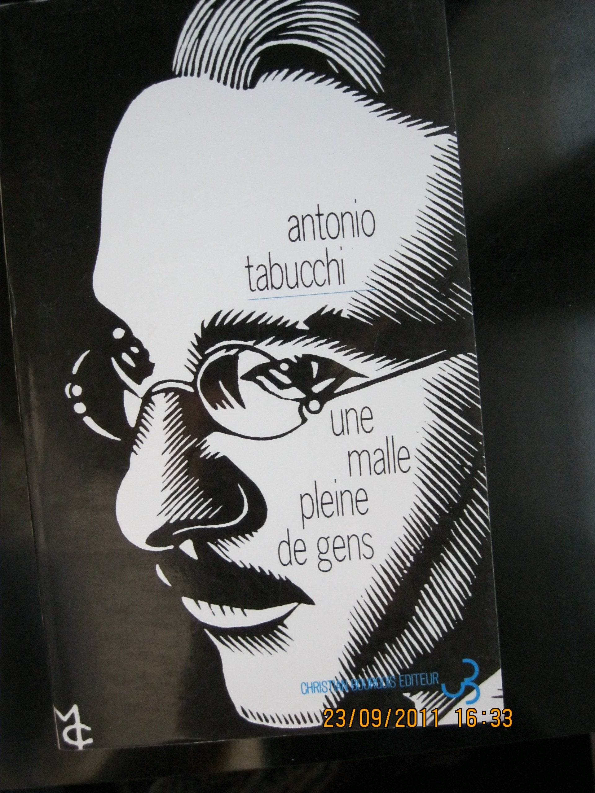Une malle pleine de gens : essais sur Fernando Pessoa book